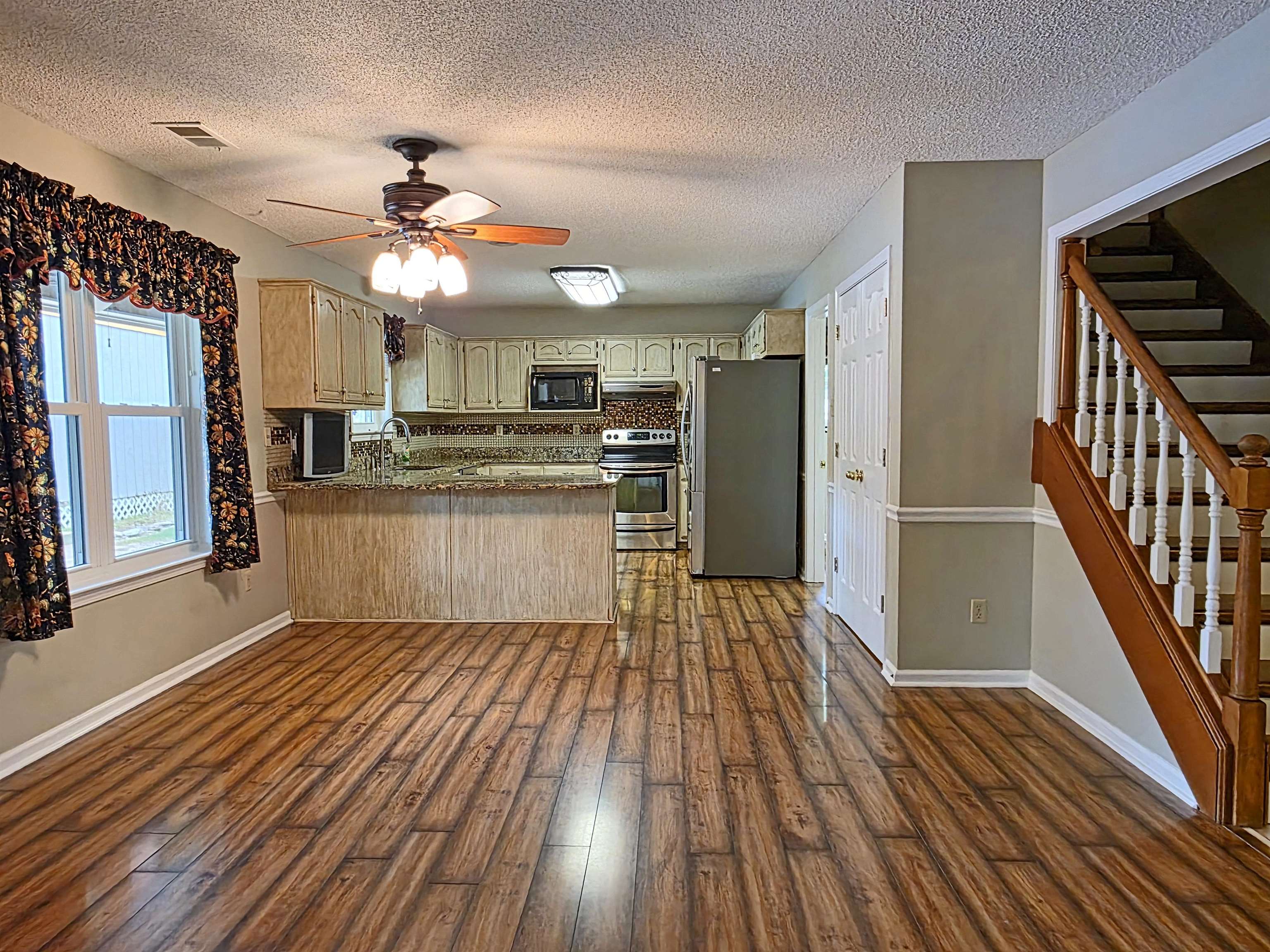 351 Wolf Lair Cv Property Photo 2