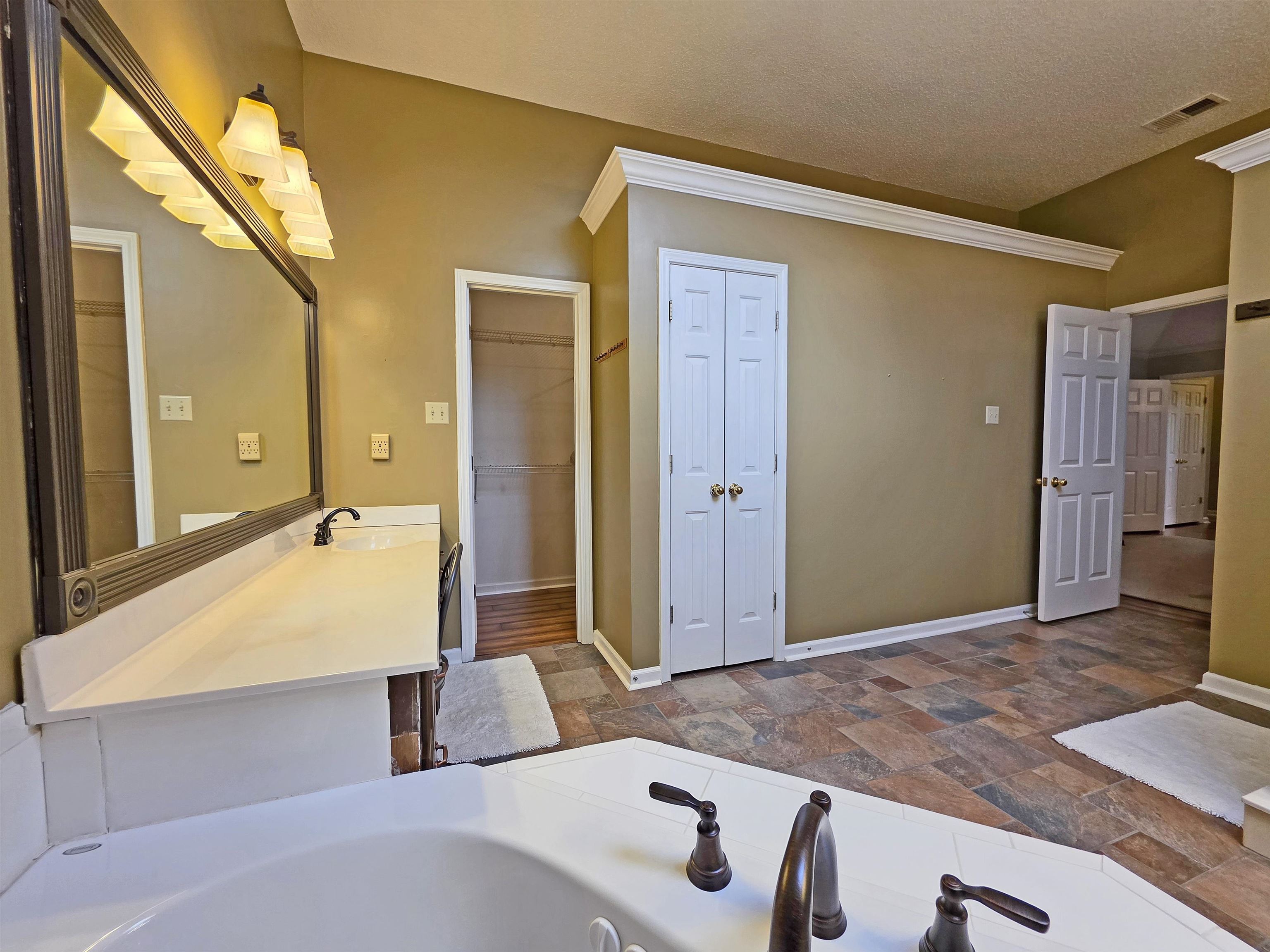 351 Wolf Lair Cv Property Photo 16