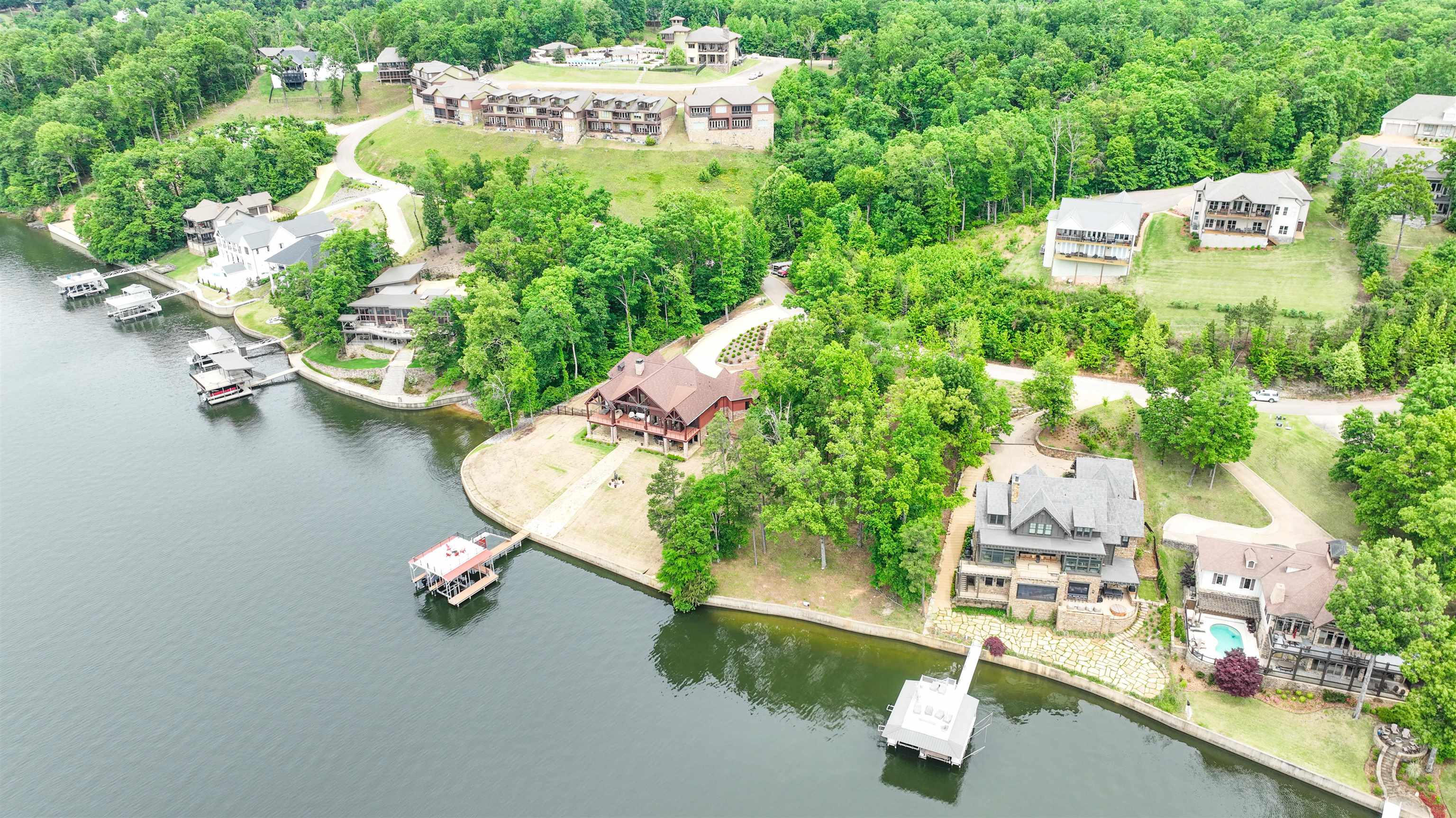 240 Breathtaking Loop Property Photo 4