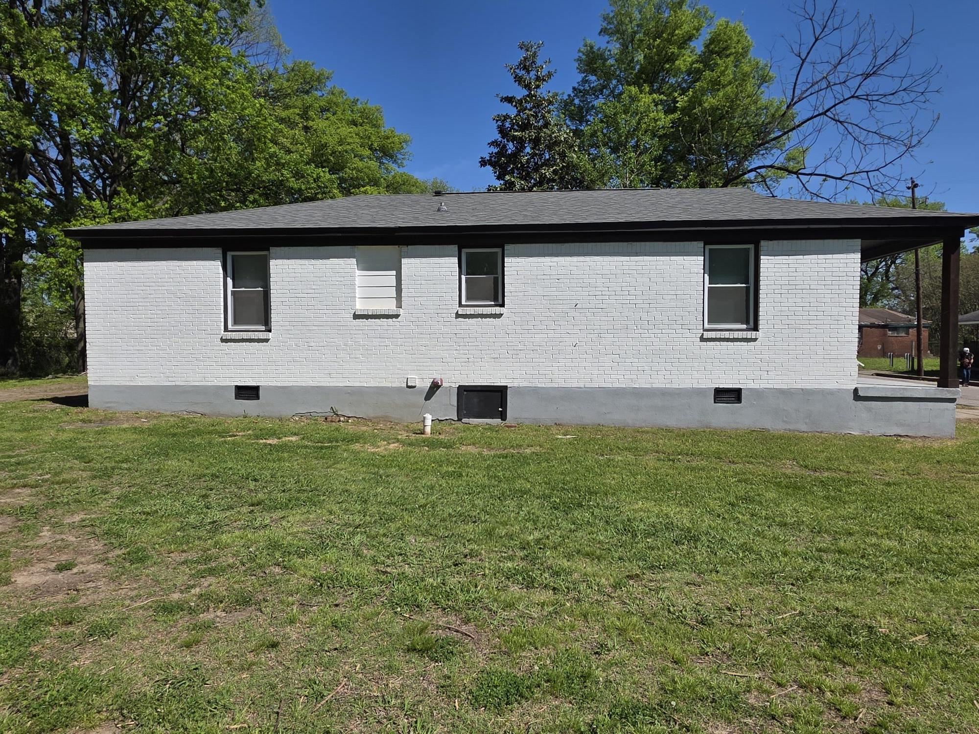 1319 Nicholas St Property Photo 3