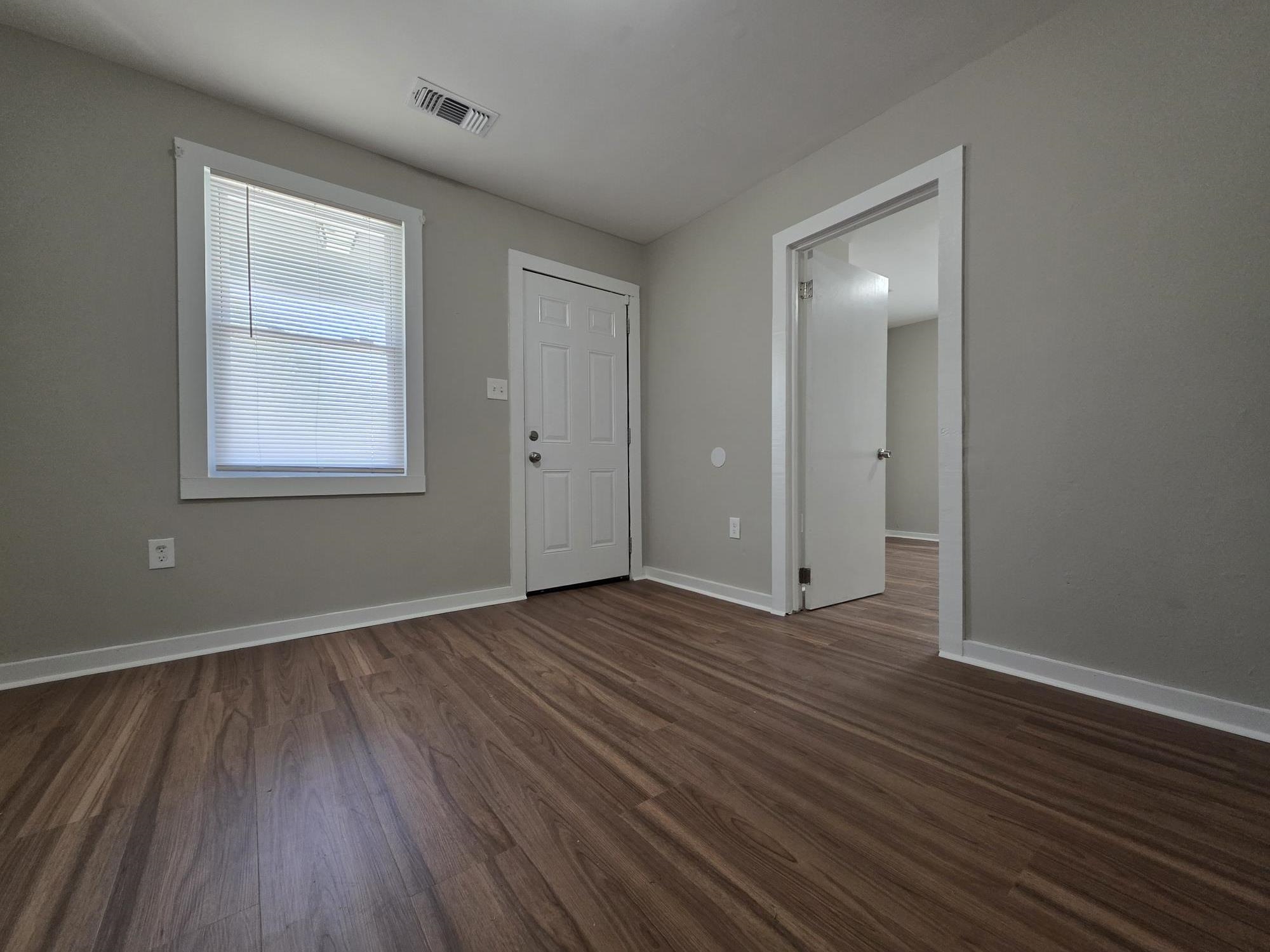 1319 Nicholas St Property Photo 7
