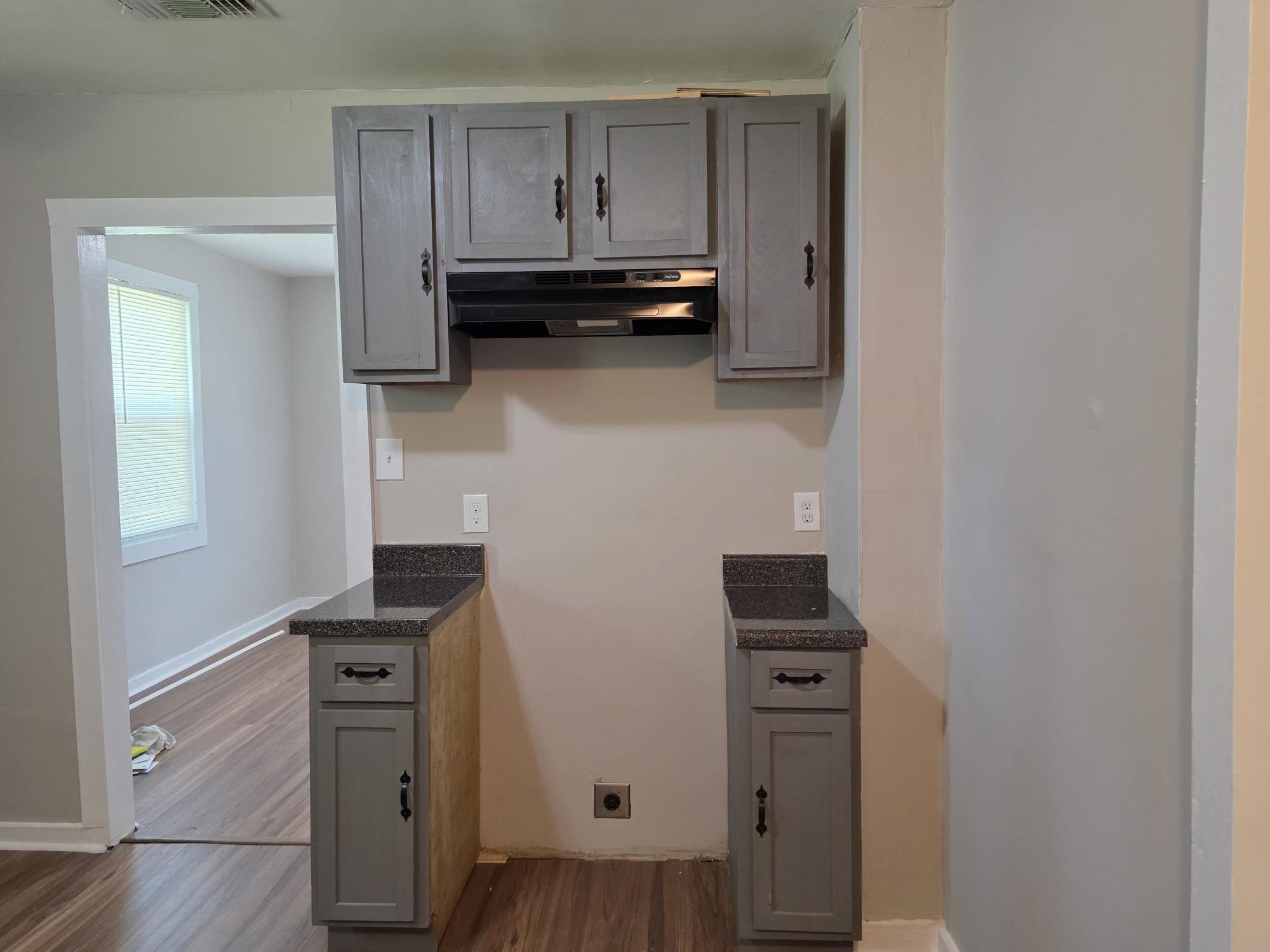 1319 Nicholas St Property Photo 8