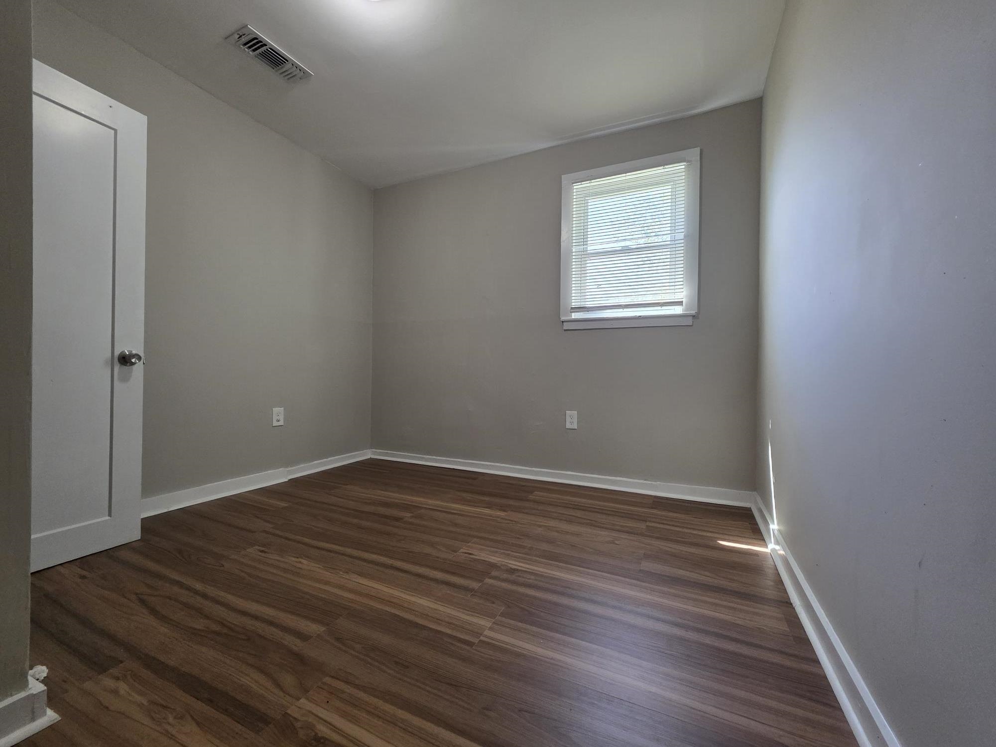 1319 Nicholas St Property Photo 9