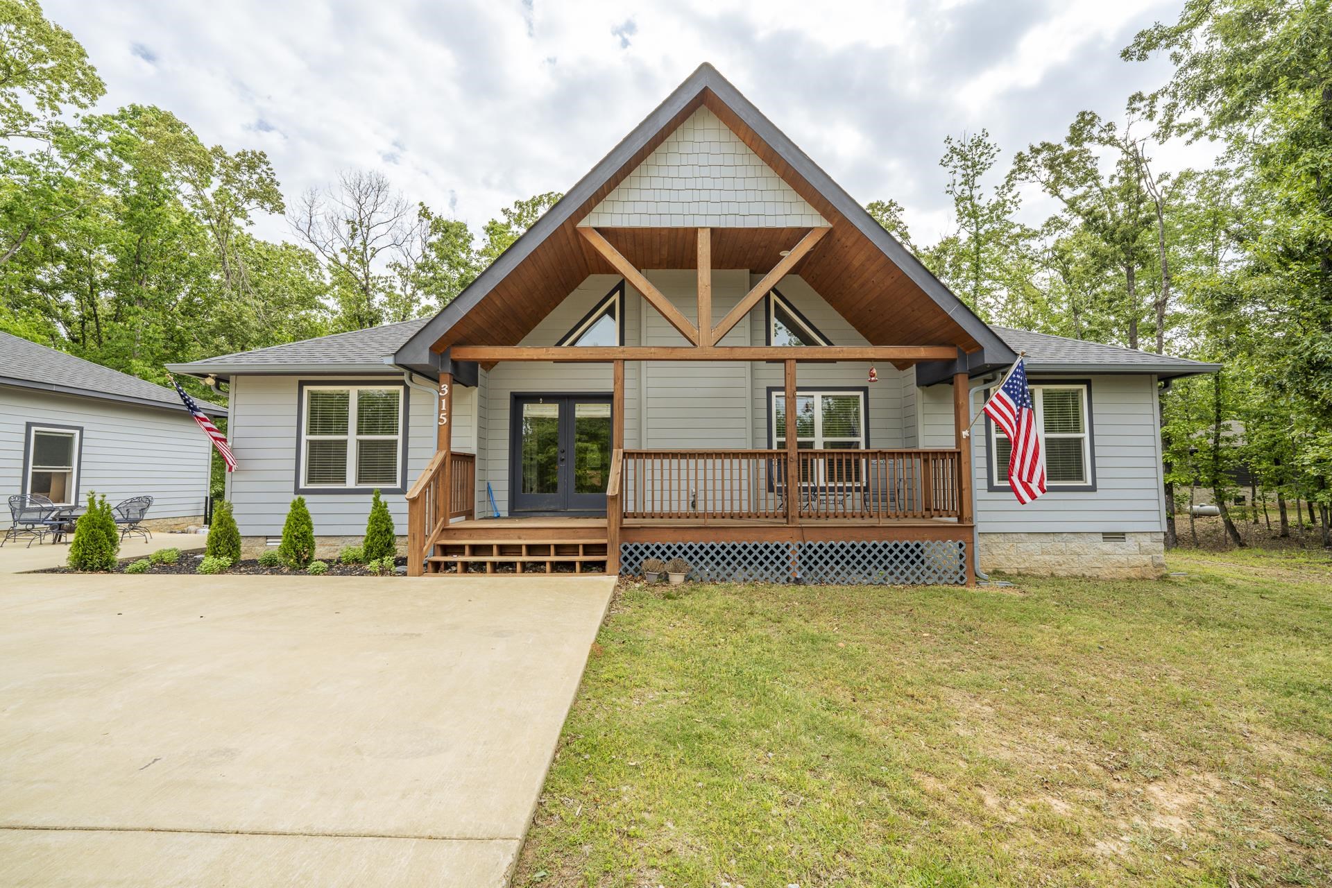 315 Timber Ridge Dr Property Photo 1