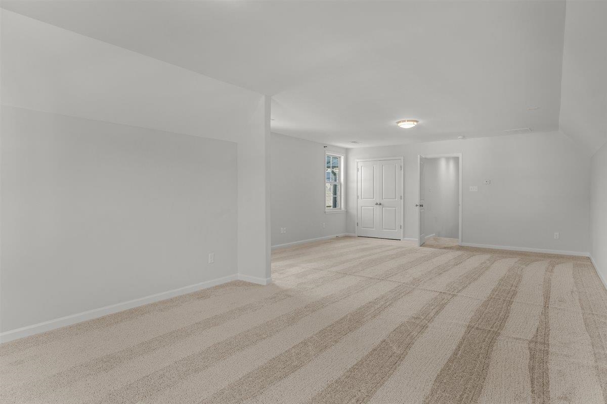 5127 Lawrenceburg Ln E Property Photo 9