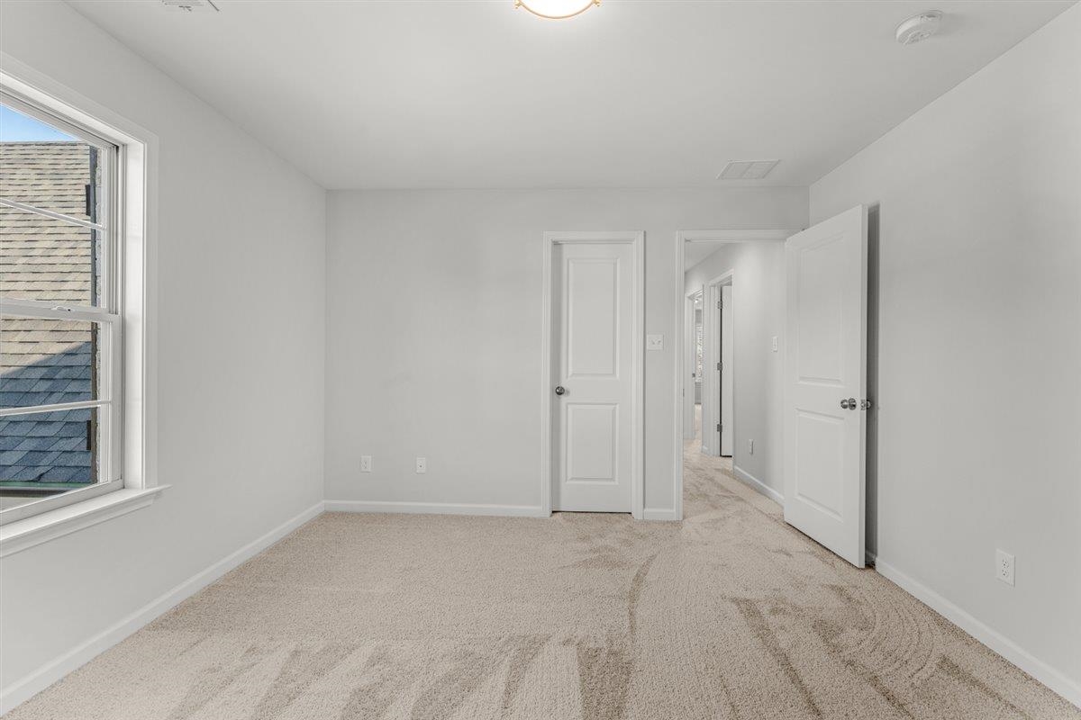 5127 Lawrenceburg Ln E Property Photo 14