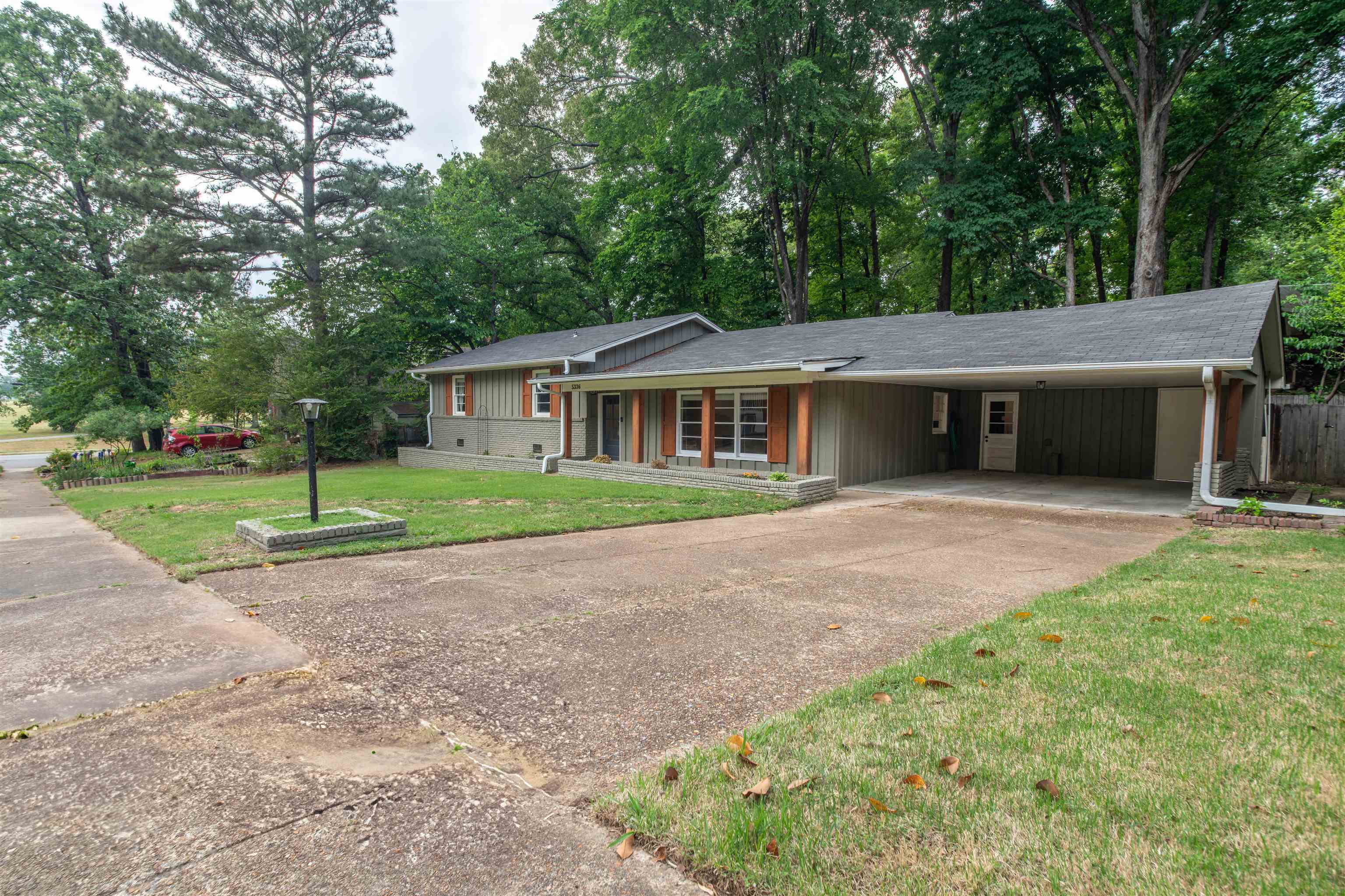 5336 Rolling Oaks Dr Property Photo 1