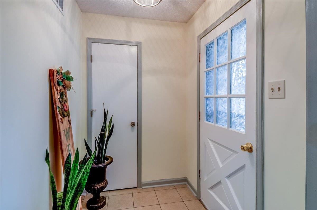 7157 Lamesa Ln Property Photo 3
