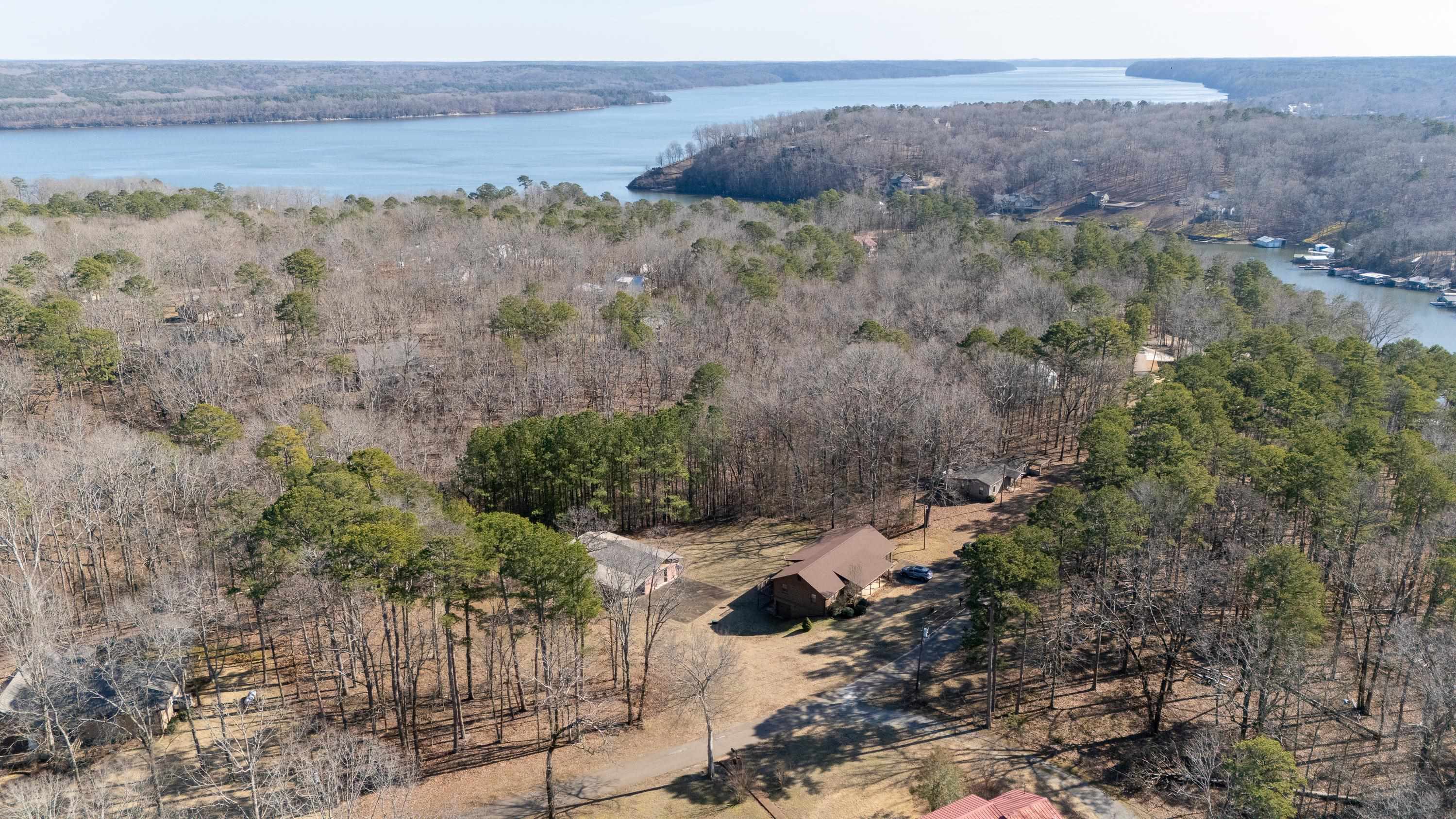 225 Windy Pines Ln Property Photo 1