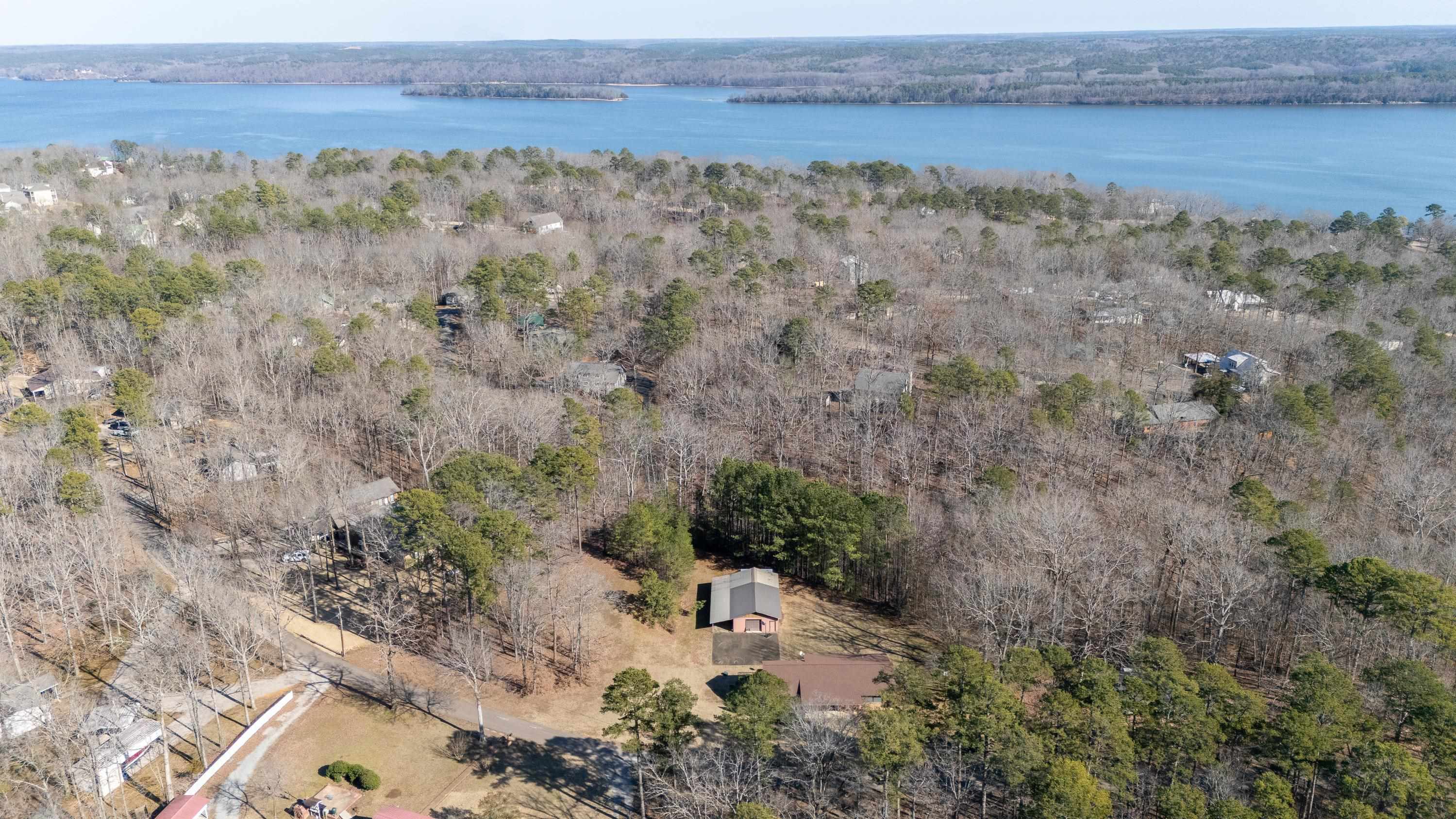 225 Windy Pines Ln Property Photo 5