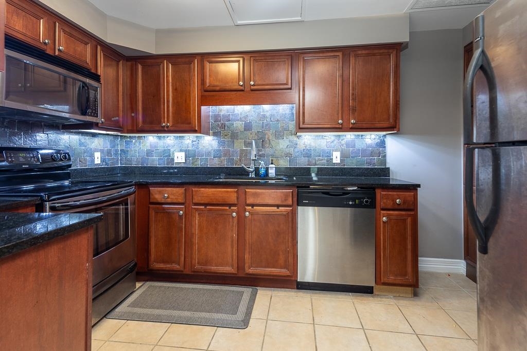 655 Riverside Dr 708b Property Photo 6