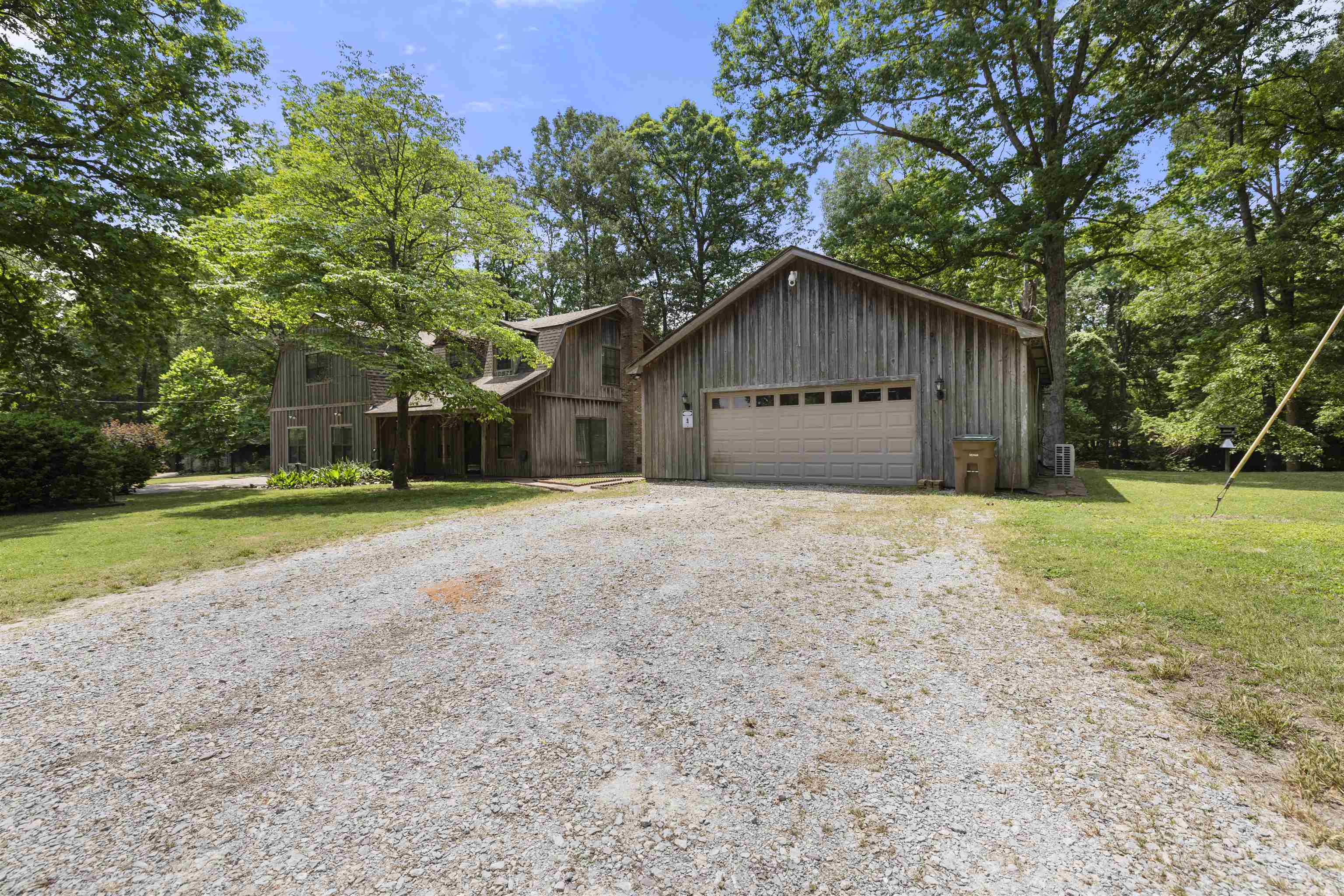 1120 Mcfadden Dr Property Photo 2