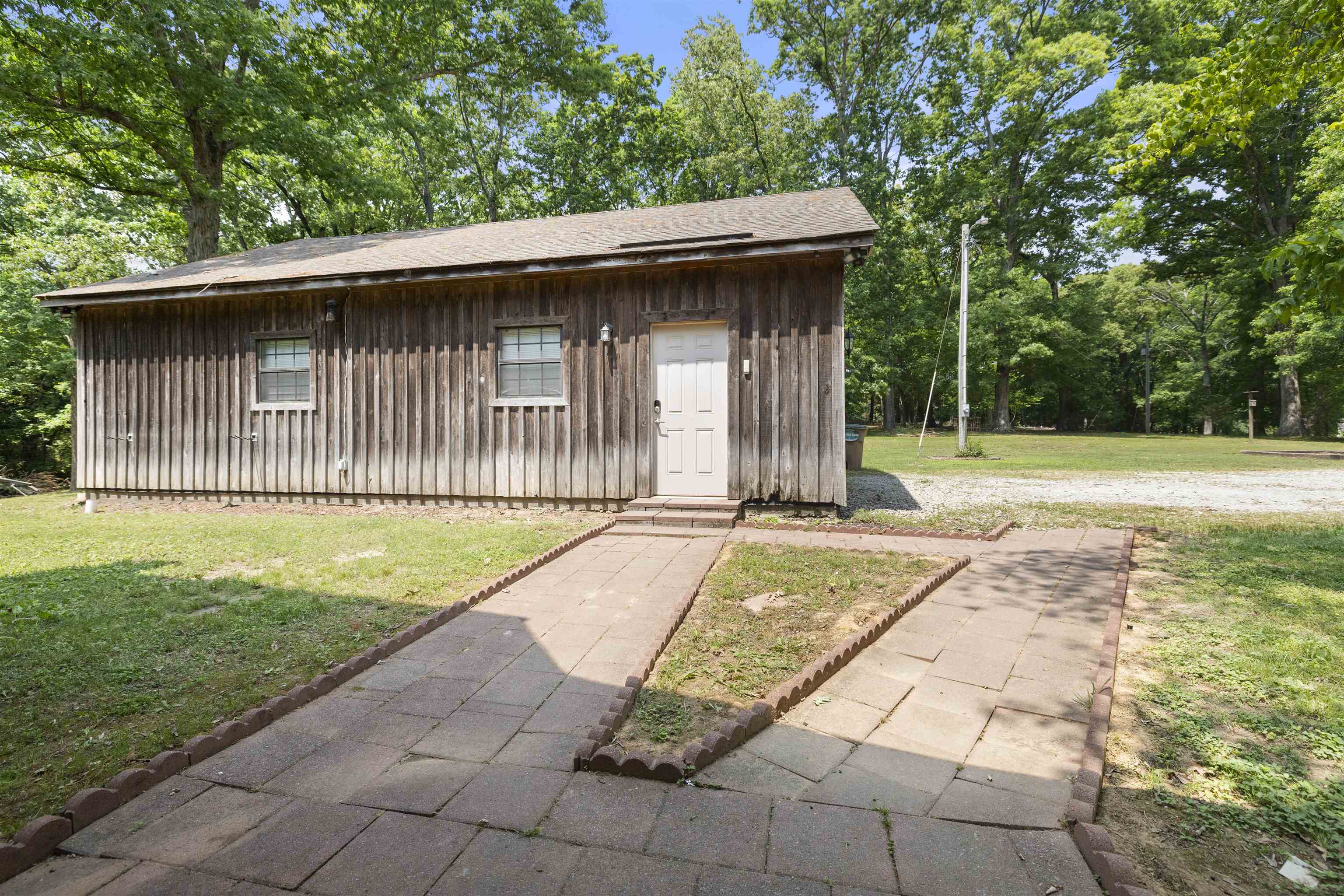 1120 Mcfadden Dr Property Photo 32
