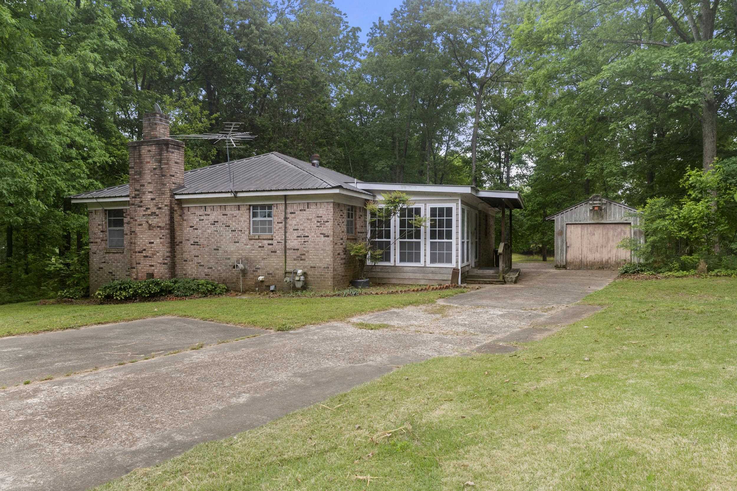 1170 Mcfadden Dr Property Photo 1