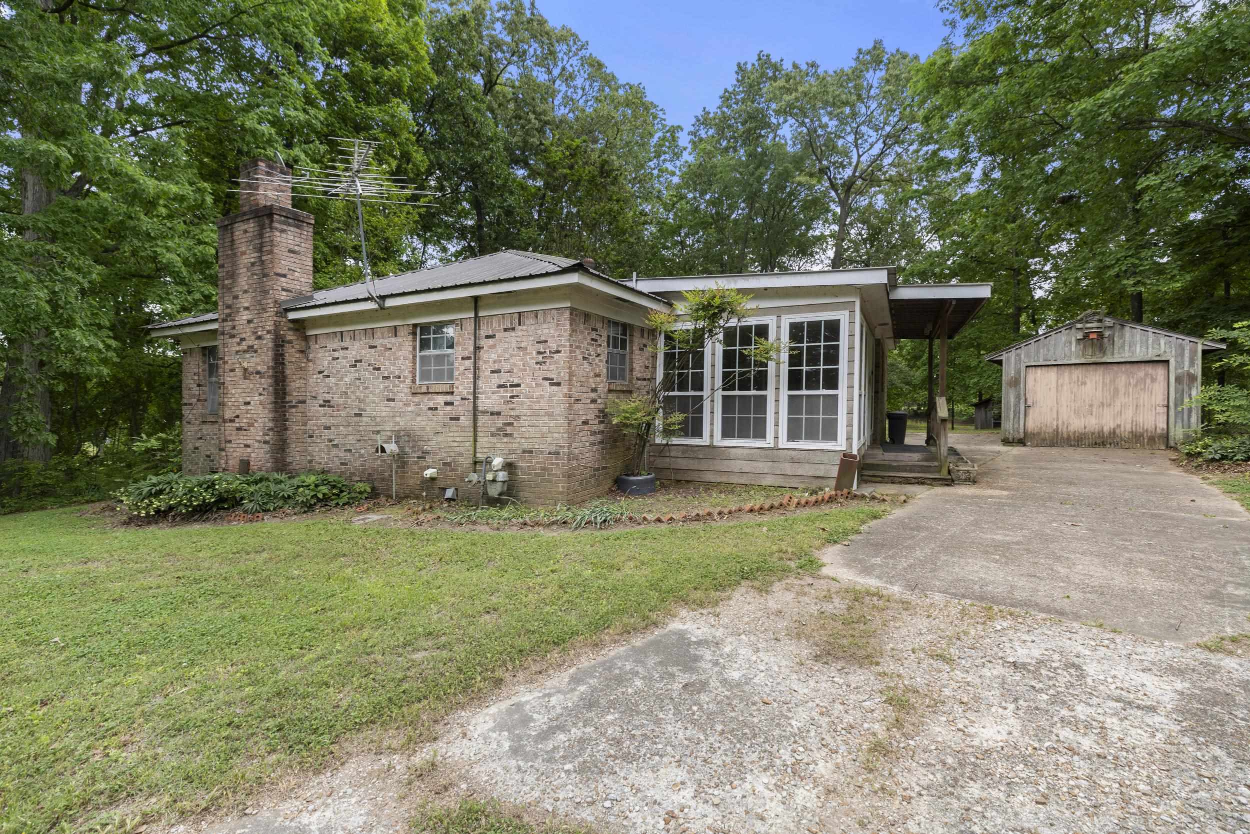 1170 Mcfadden Dr Property Photo 3