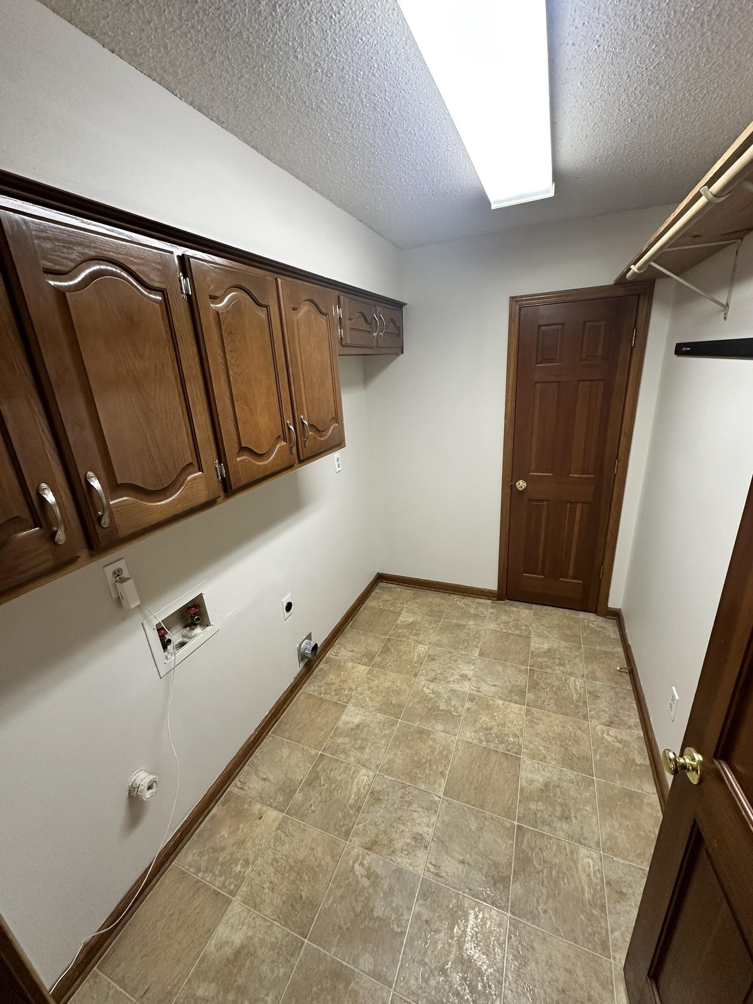 3422 Countryhill Dr Property Photo 6