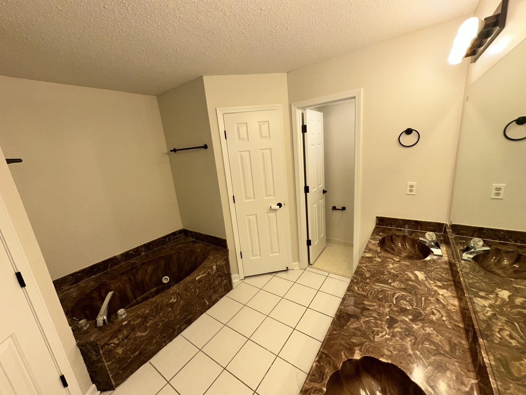3422 Countryhill Dr Property Photo 15