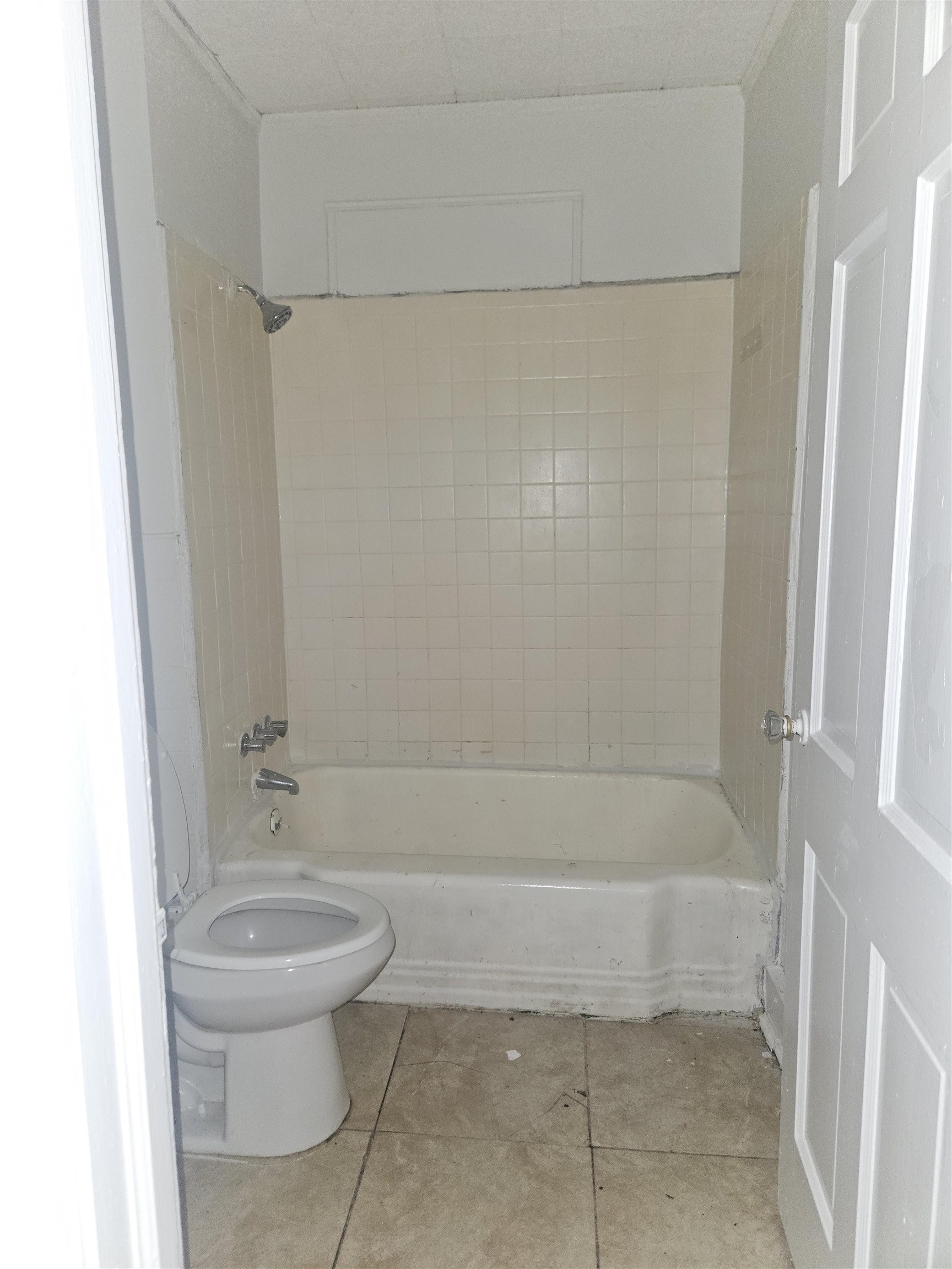 1096 Gordon St Property Photo 12