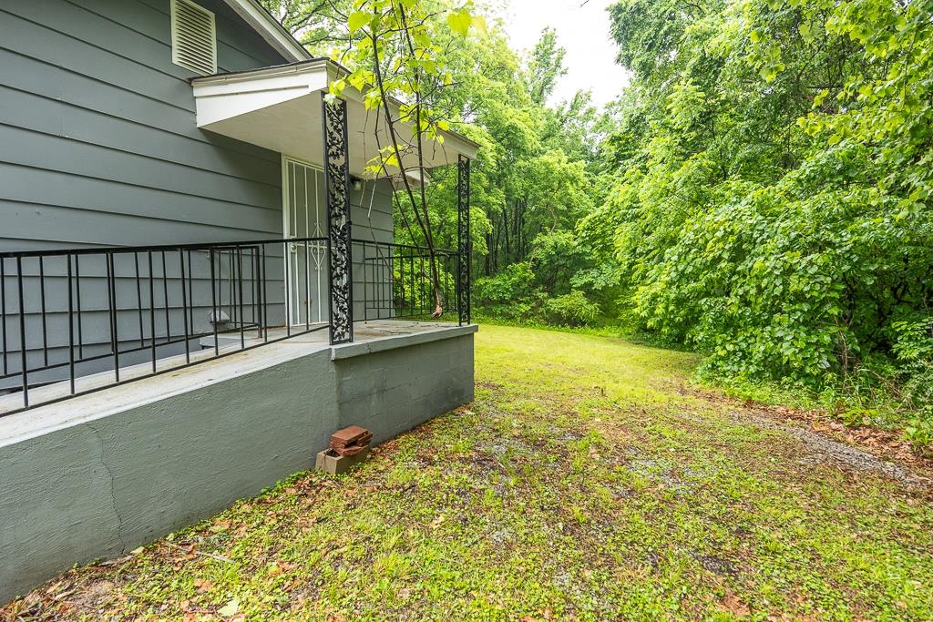 1871 Gooch Rd Property Photo 2