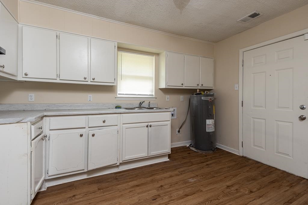 1871 Gooch Rd Property Photo 6