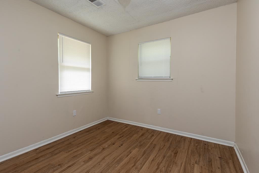 1871 Gooch Rd Property Photo 8