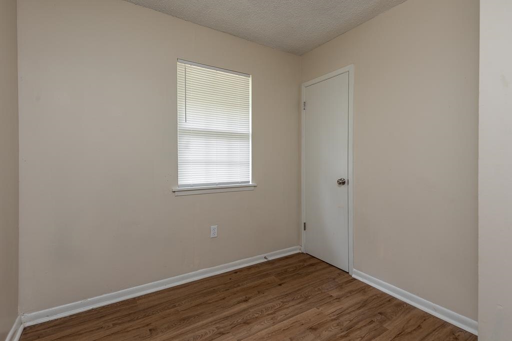 1871 Gooch Rd Property Photo 9
