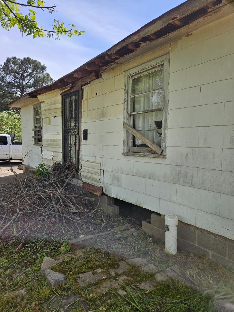 7647 Sledge Dr Property Photo 4