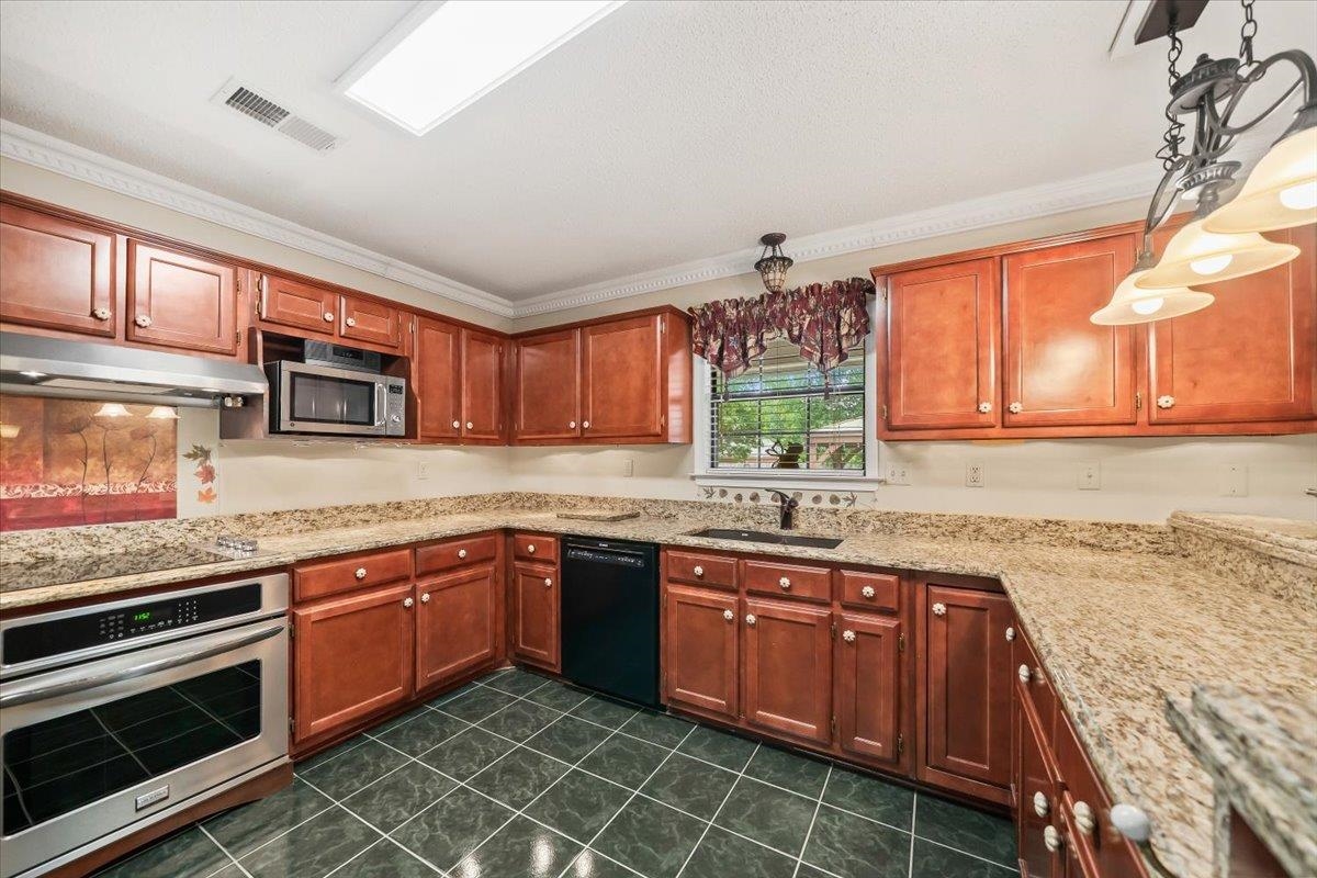 1320 Wolf Lair Dr Property Photo 3