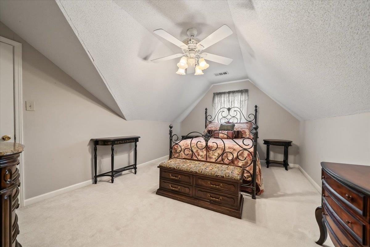 1320 Wolf Lair Dr Property Photo 28