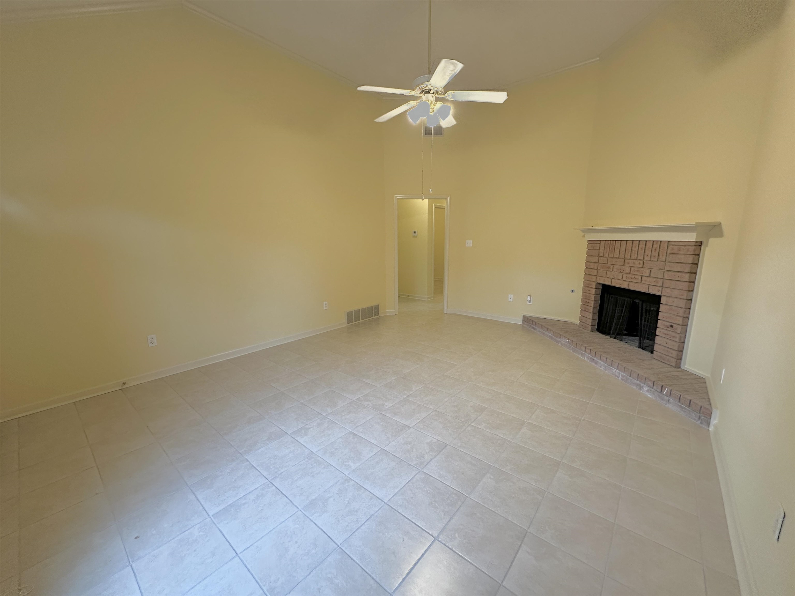 596 W Ashley Glen Cir Property Photo 4