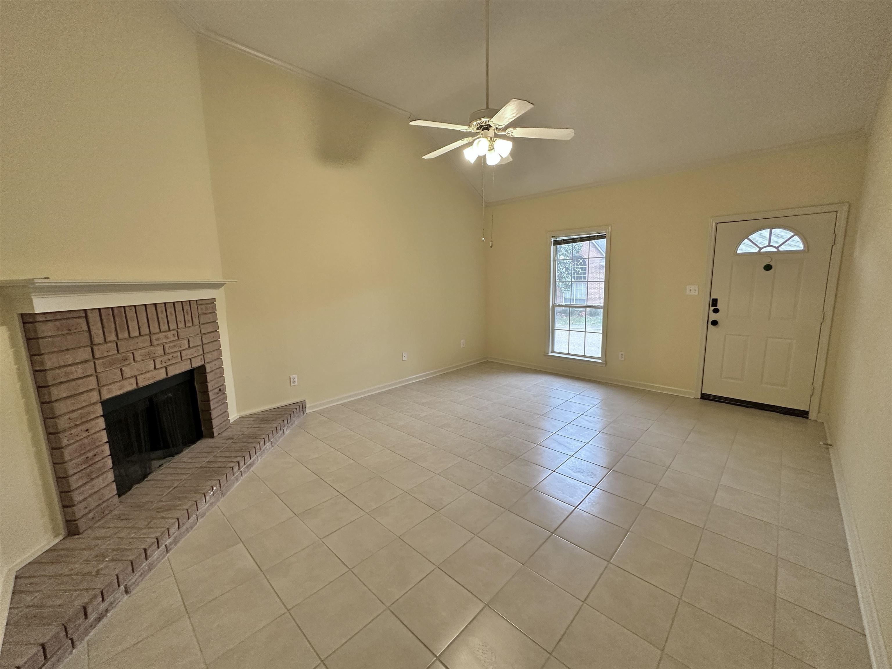 596 W Ashley Glen Cir Property Photo 5
