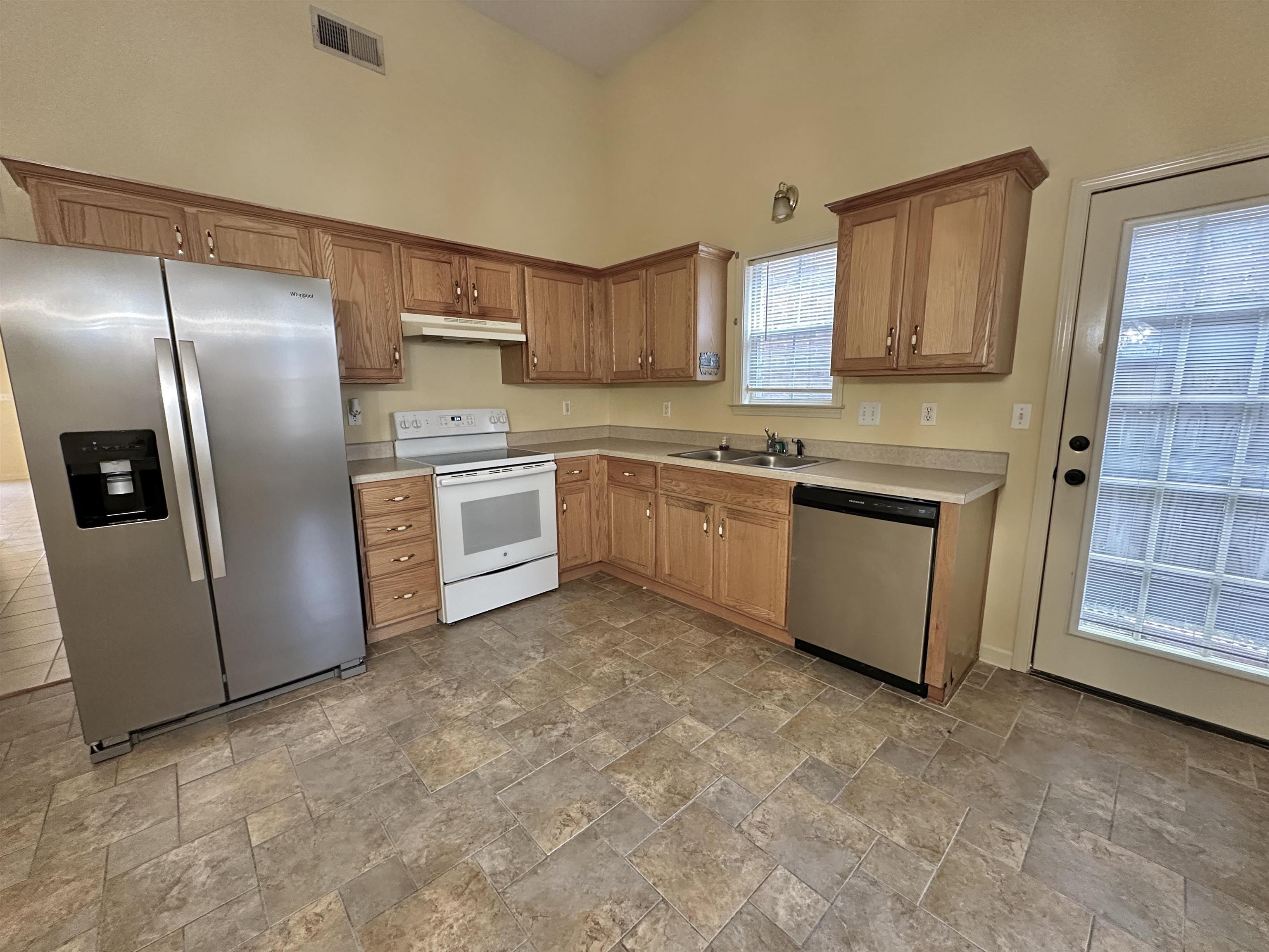 596 W Ashley Glen Cir Property Photo 7