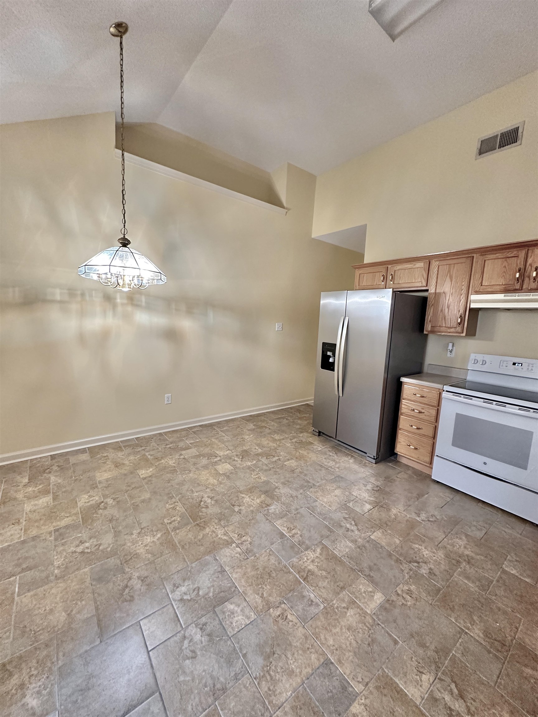 596 W Ashley Glen Cir Property Photo 9