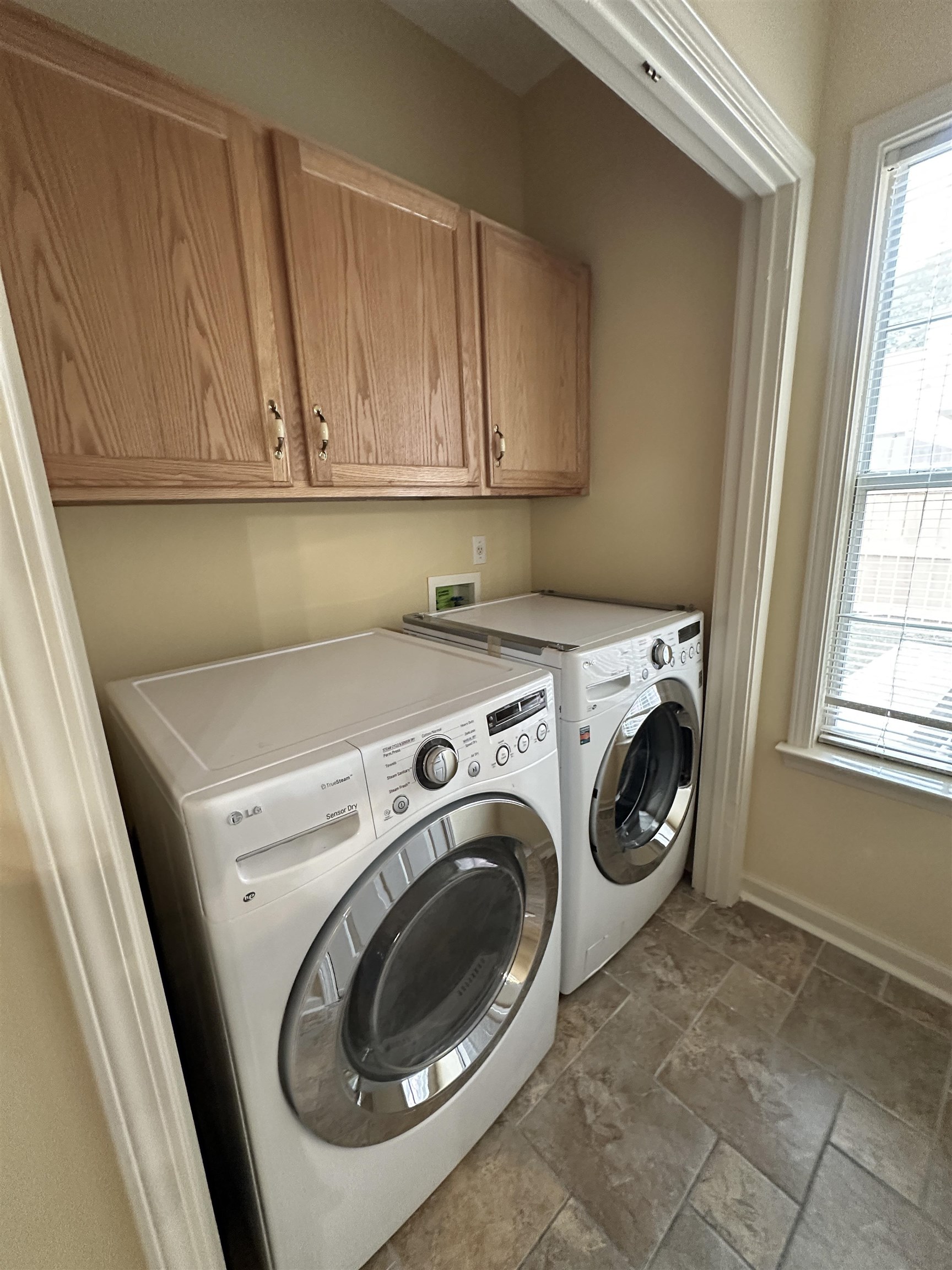 596 W Ashley Glen Cir Property Photo 11