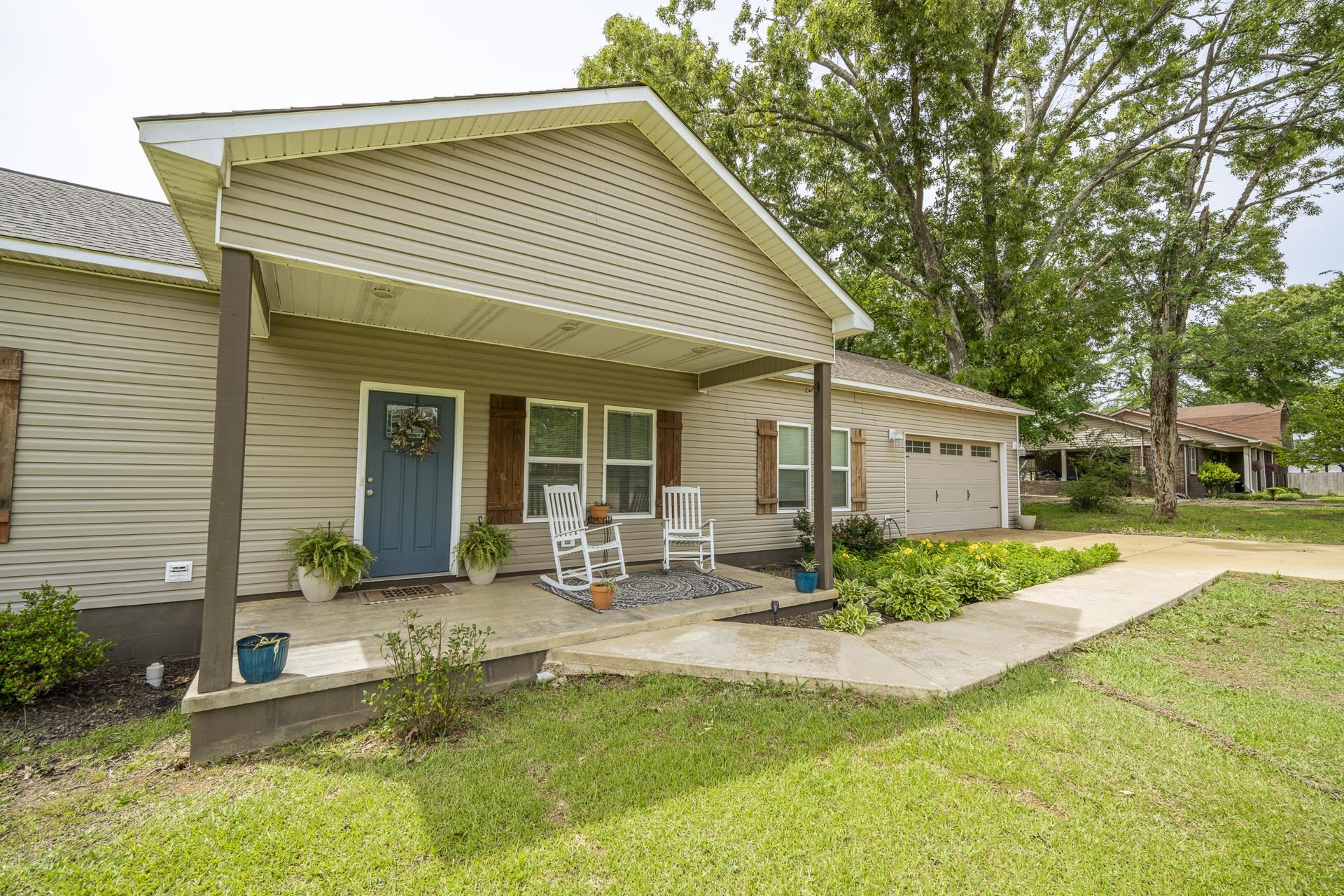 525 Patterson Rd Property Photo 3