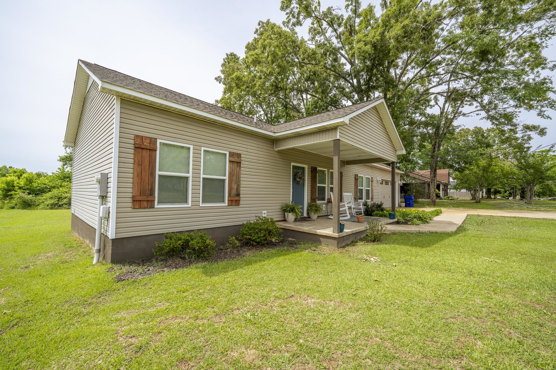 525 Patterson Rd Property Photo 6