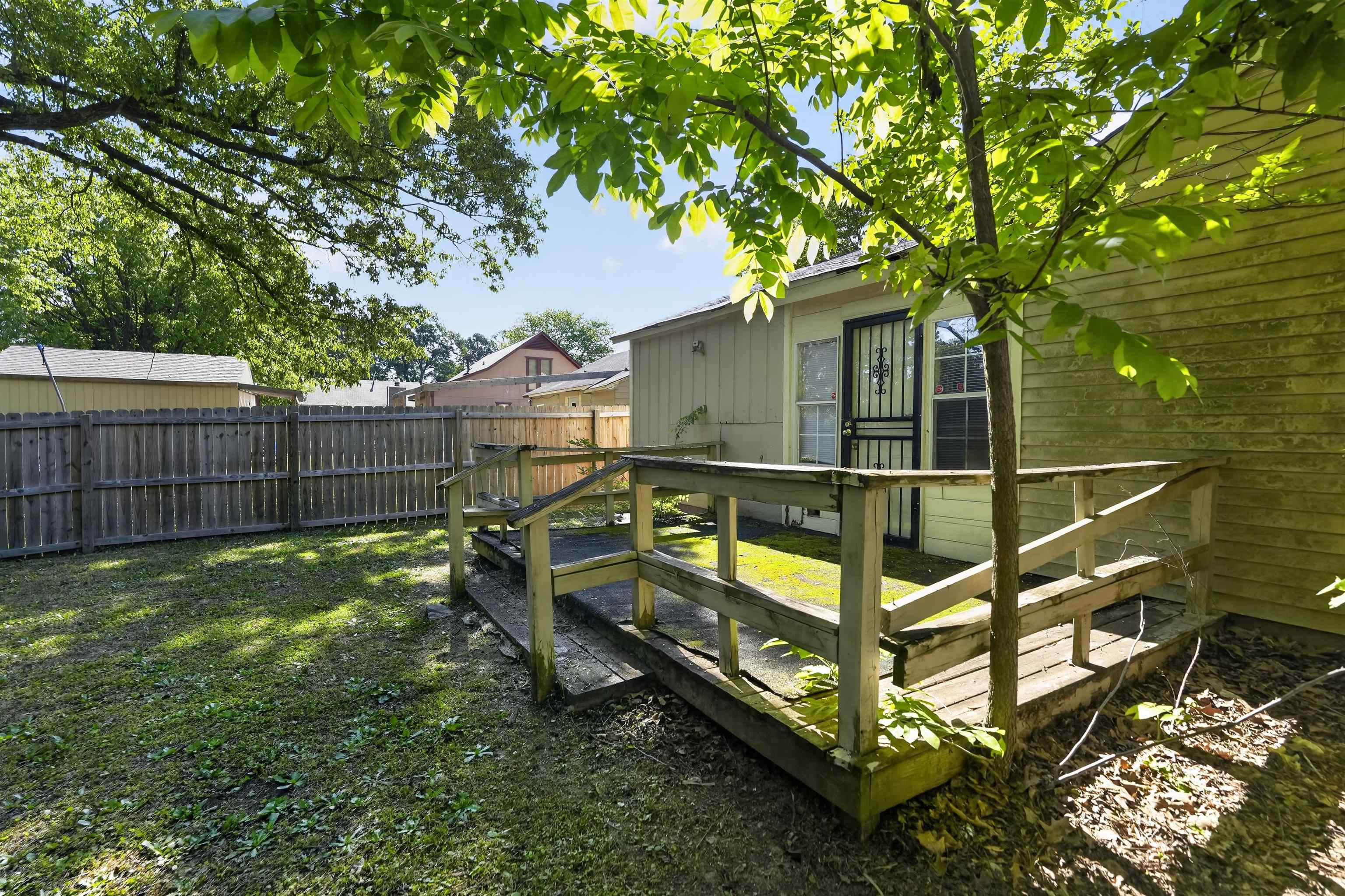3372 Spring Shadow Dr Property Photo 3