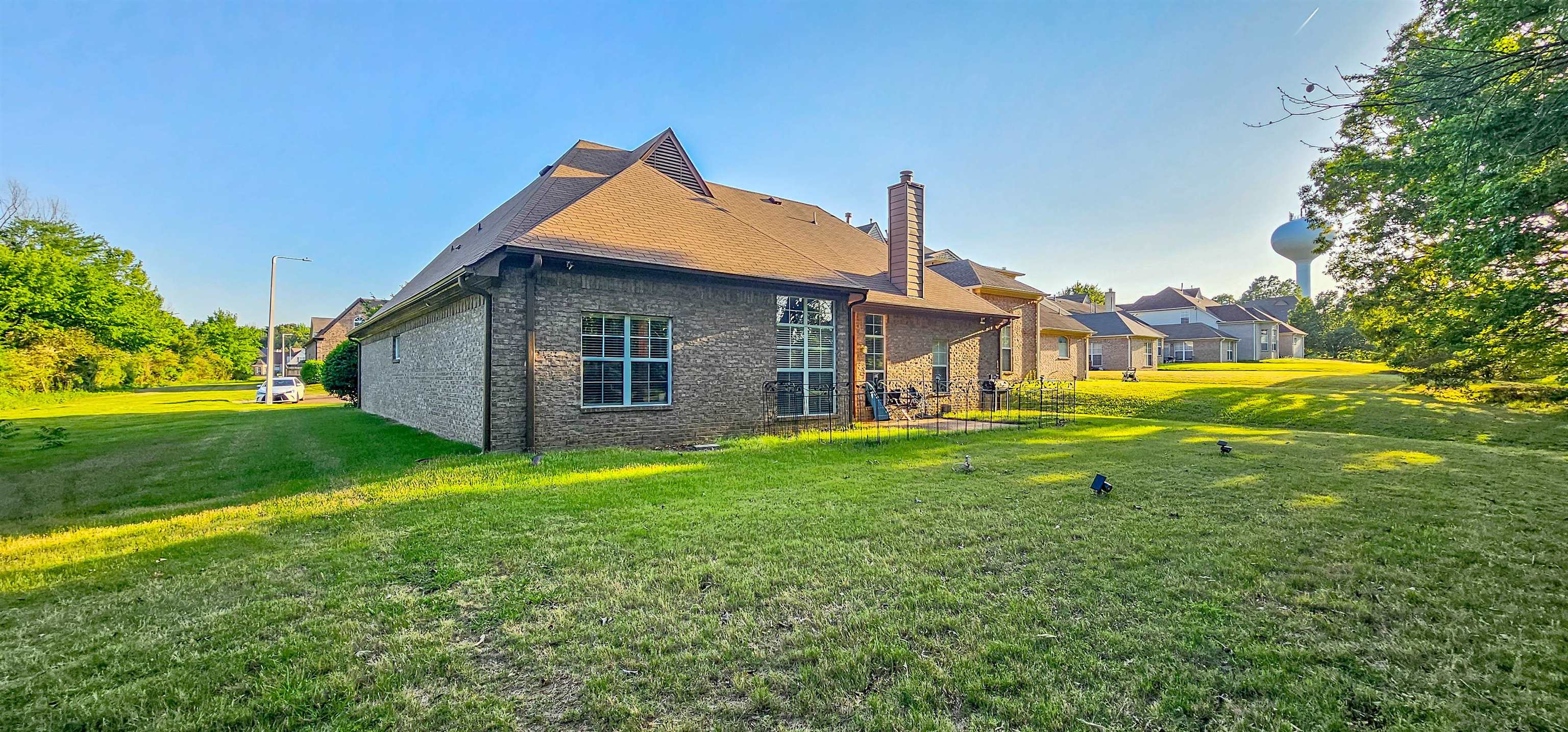 7672 N Brookwater Cv Property Photo 18