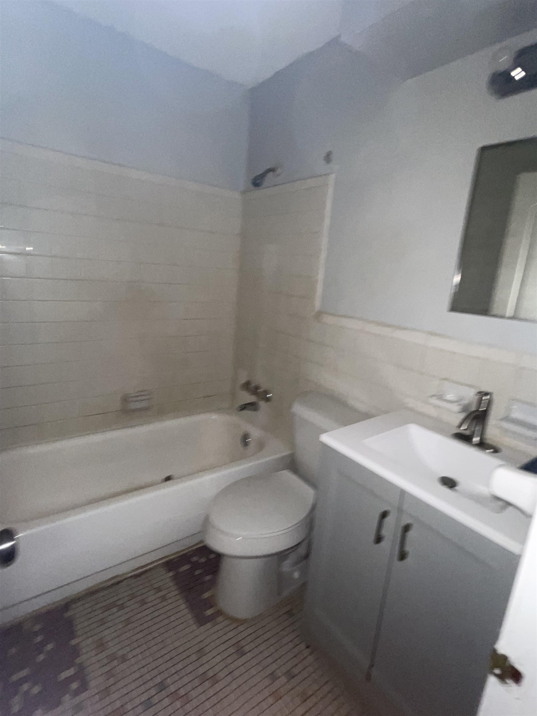 661 St Paul Ave Property Photo 11