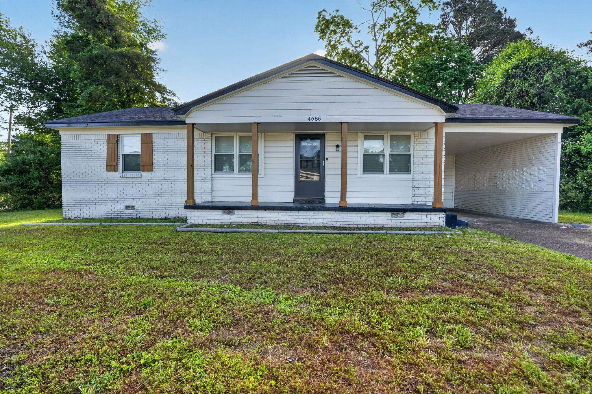 4686 GILL RD Property Photo 1
