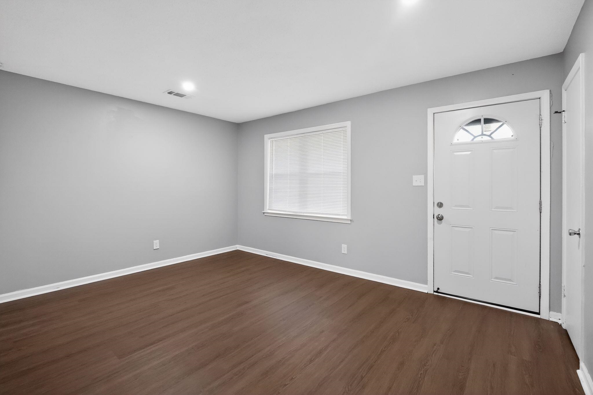 4686 Gill Rd Property Photo 10