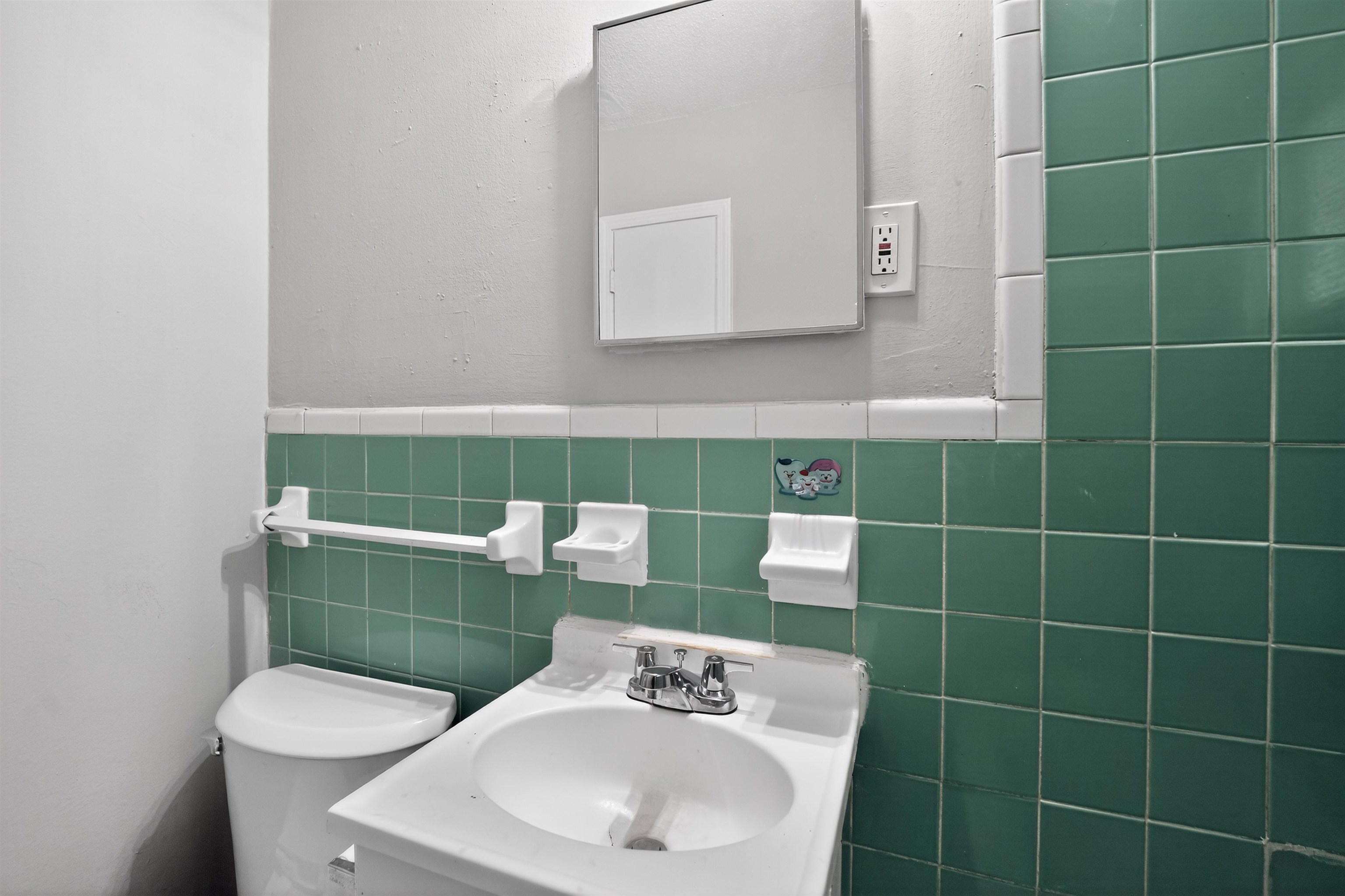 5124 Gill Rd Property Photo 24