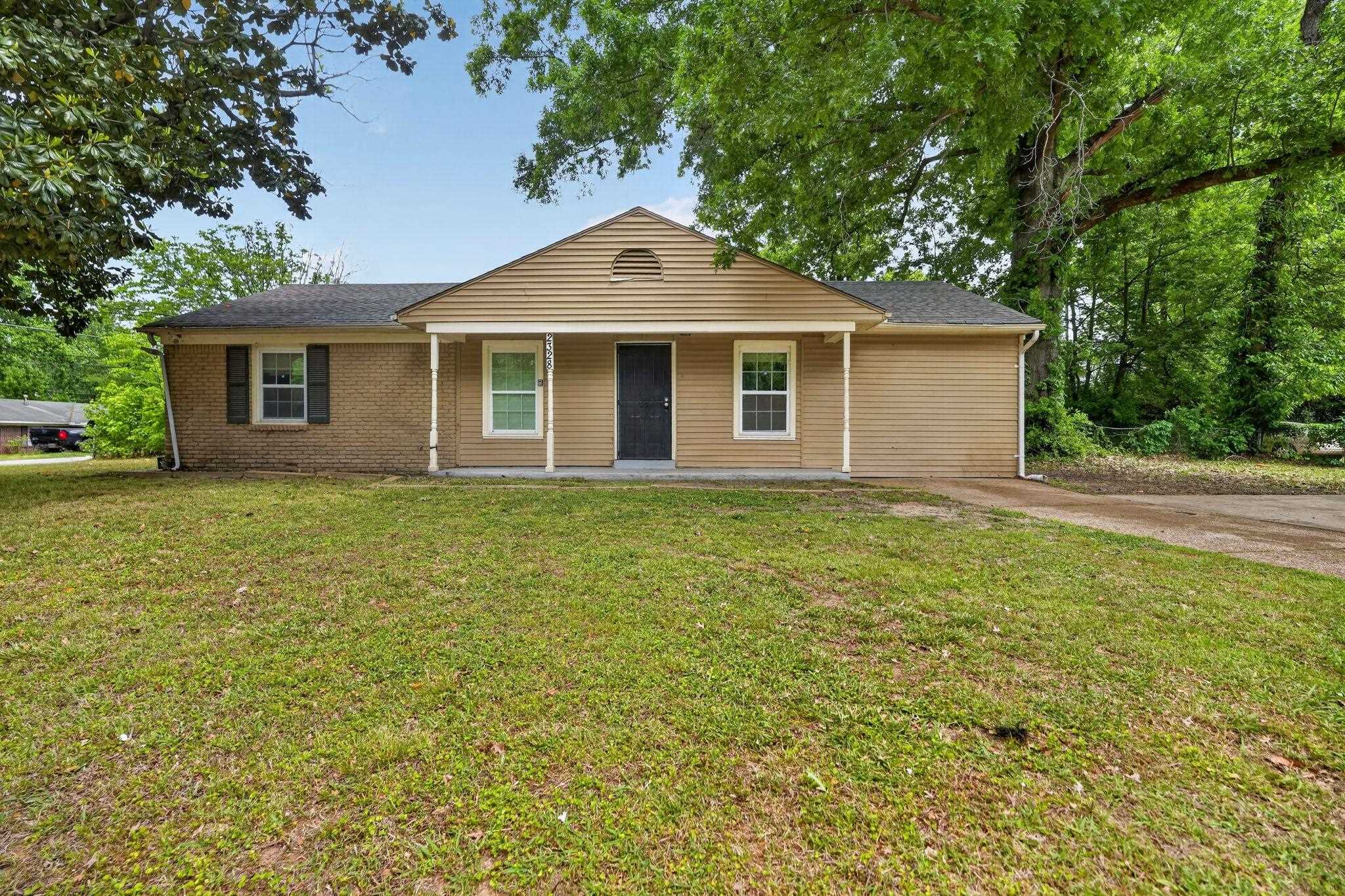 2328 Millbrook Ave Property Photo 1