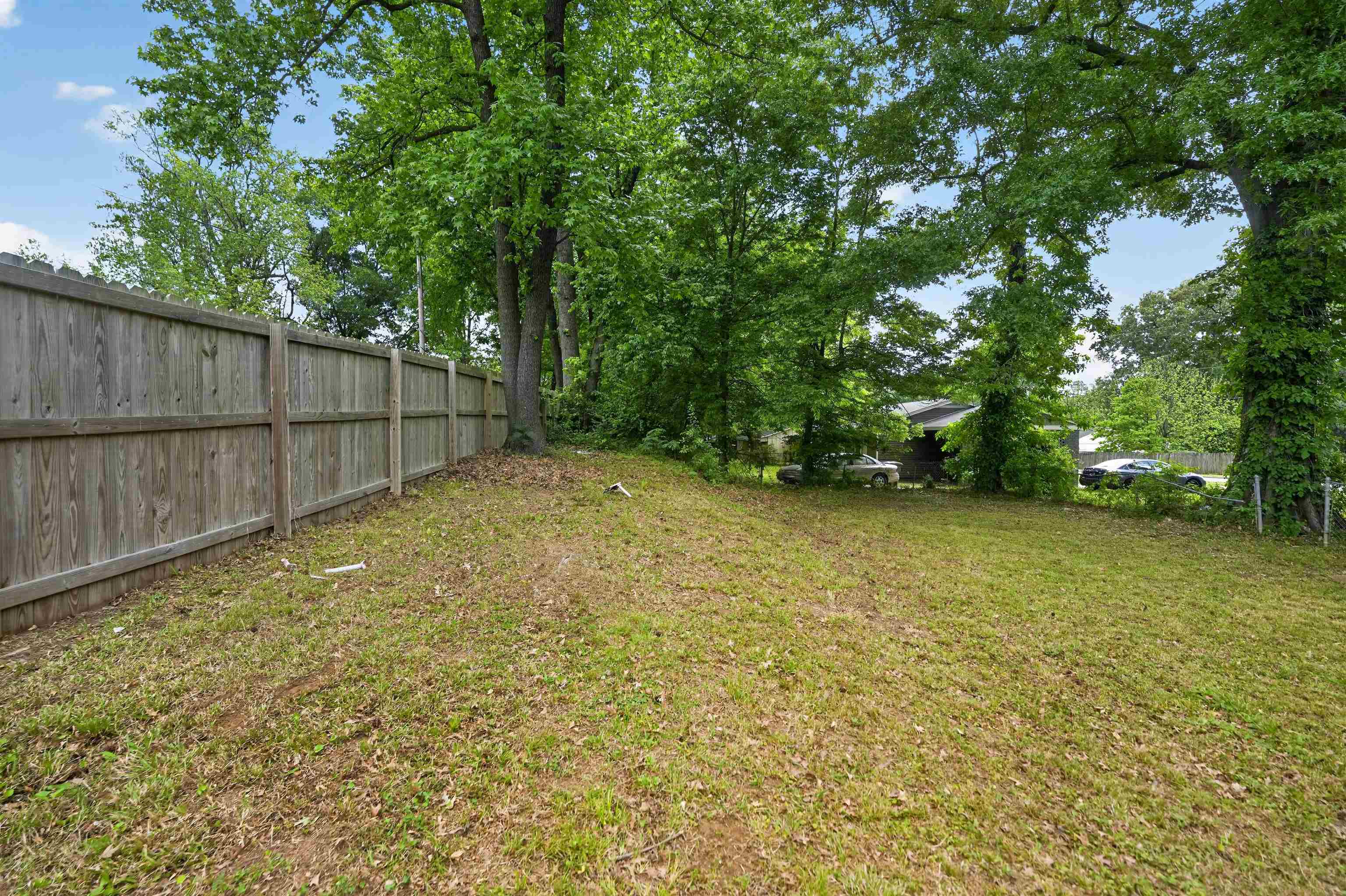 2328 Millbrook Ave Property Photo 3