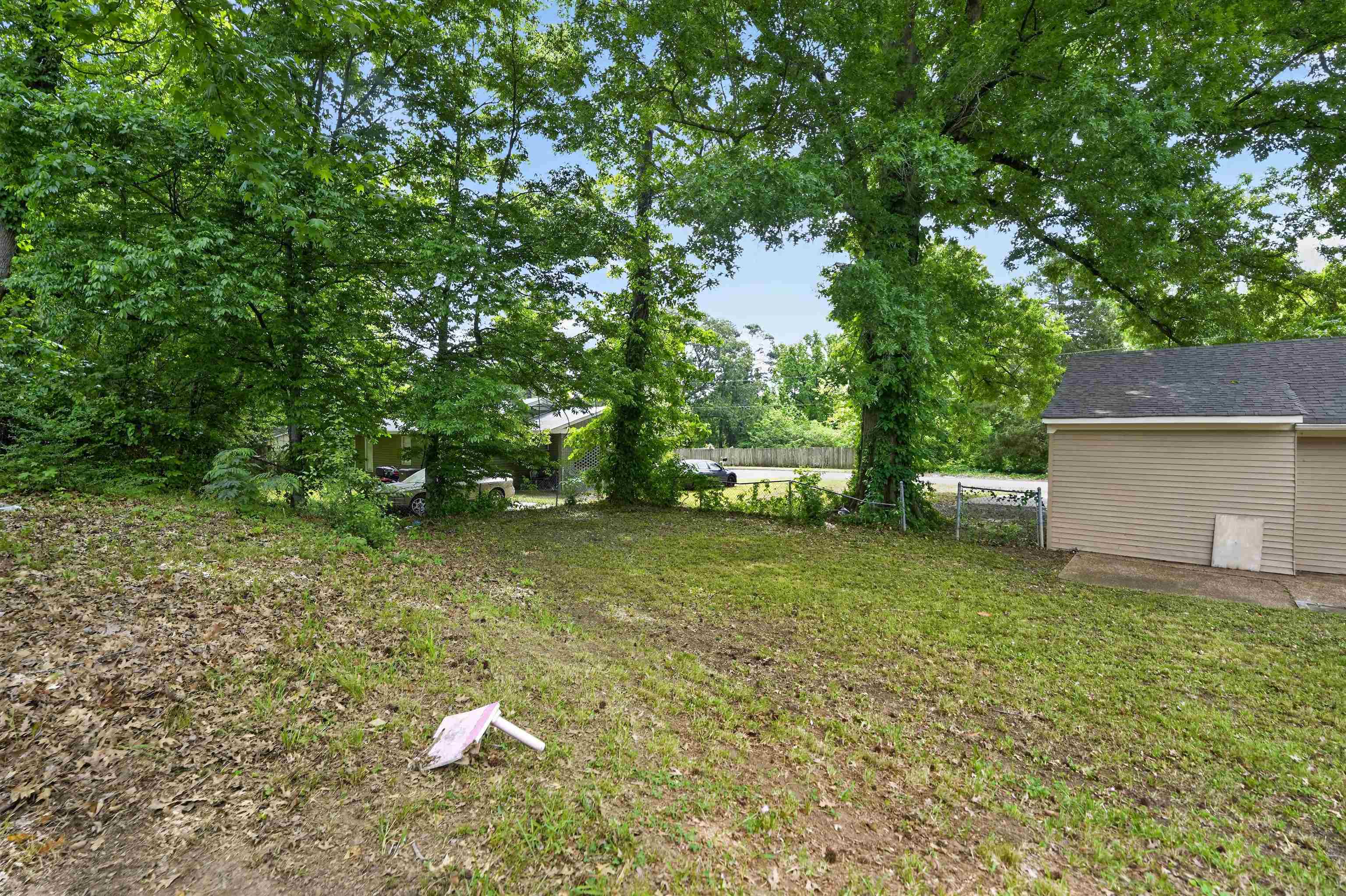 2328 Millbrook Ave Property Photo 4