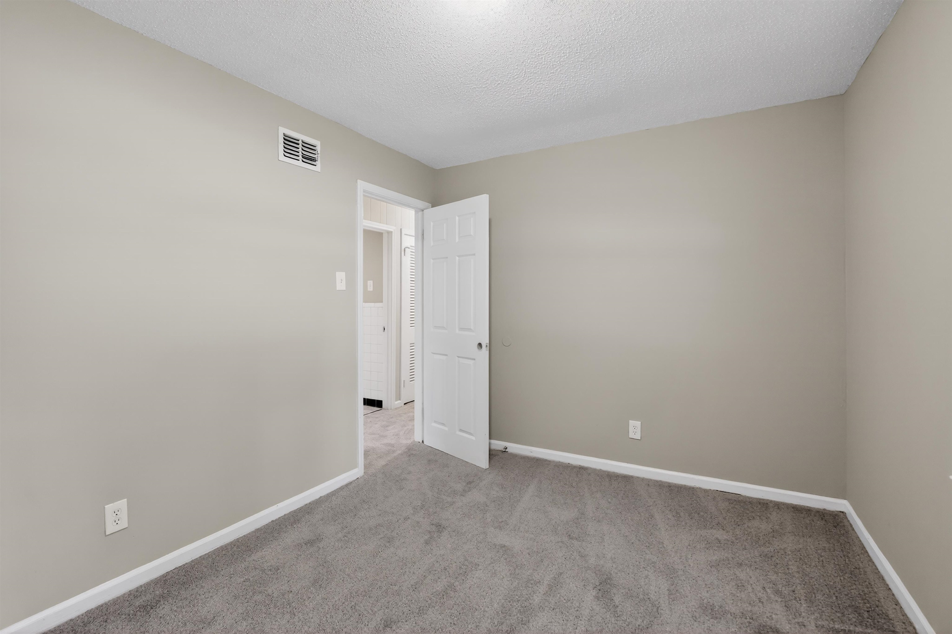 2328 Millbrook Ave Property Photo 15