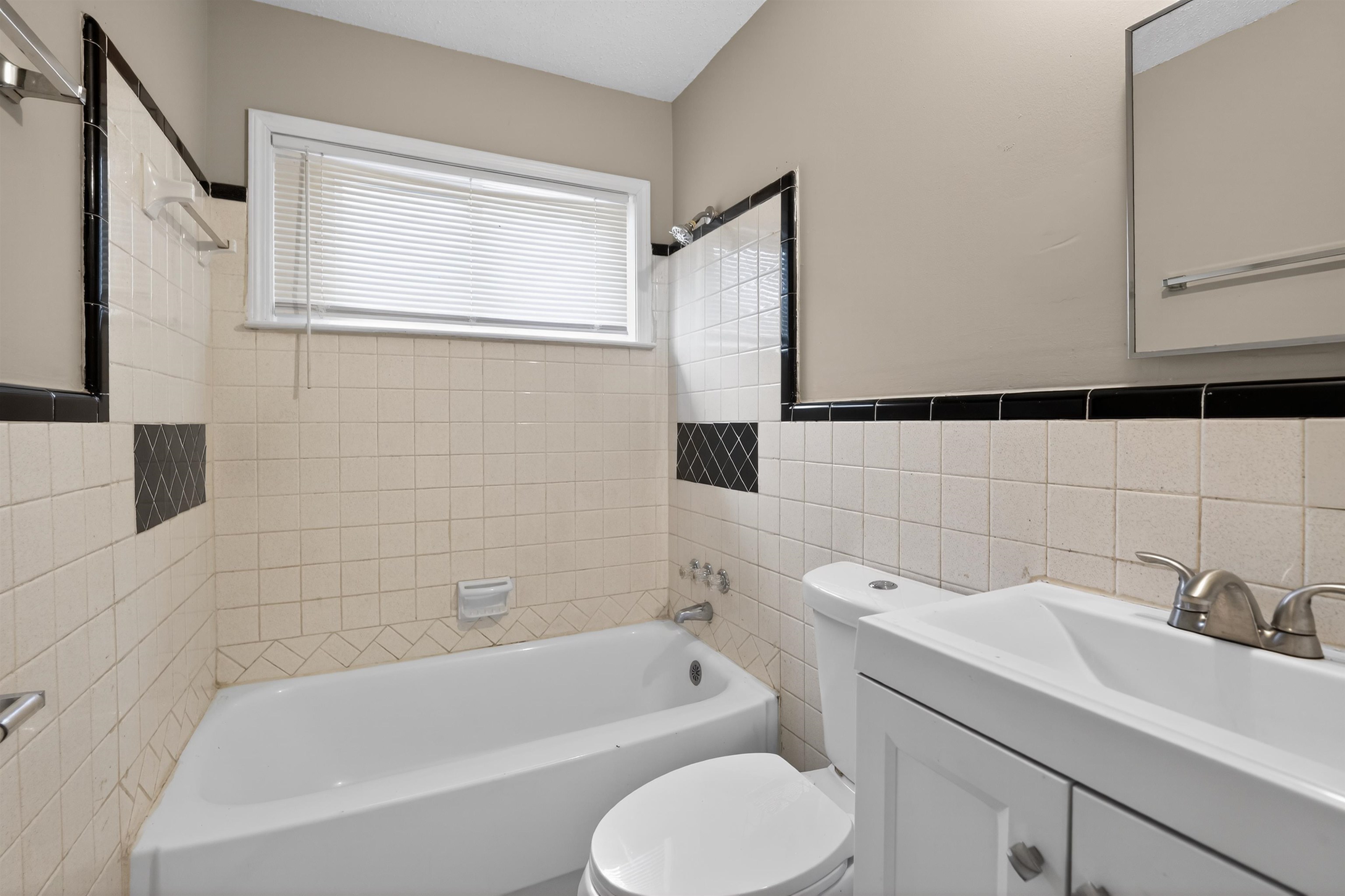 2328 Millbrook Ave Property Photo 25