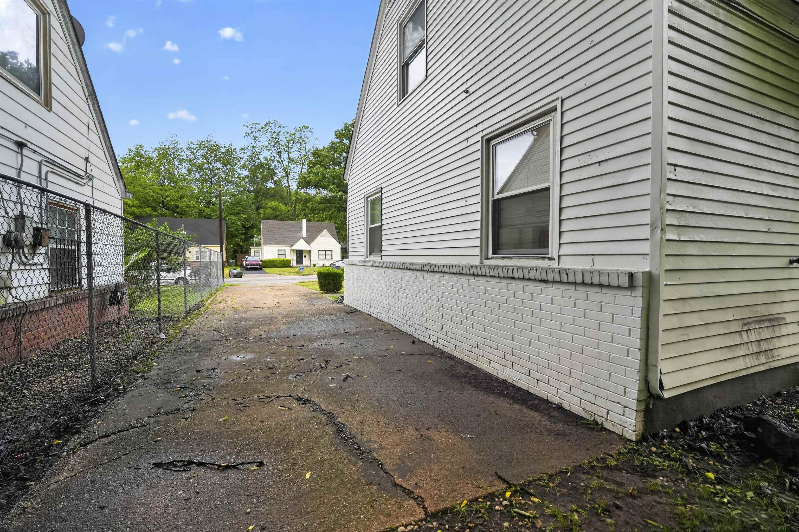 1300 Tyne St Property Photo 2
