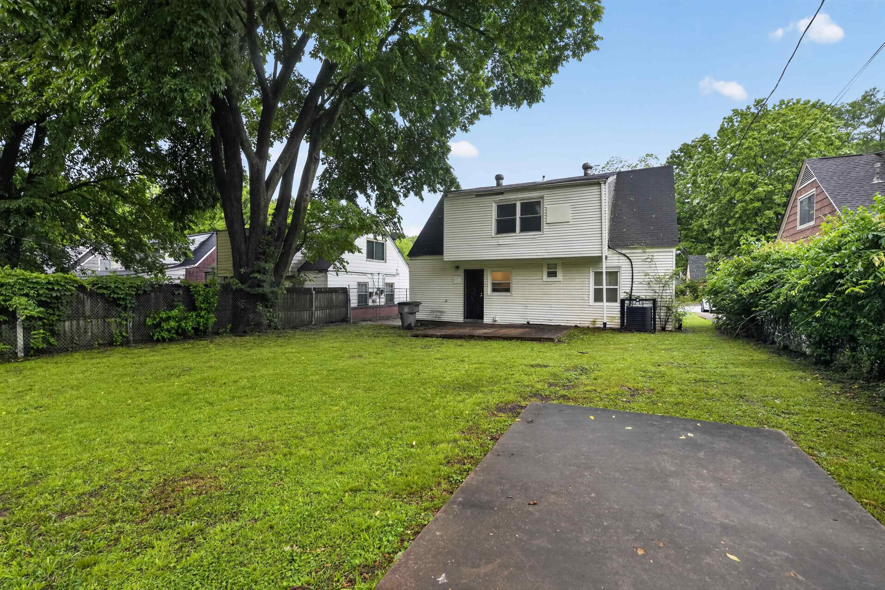 1300 Tyne St Property Photo 3