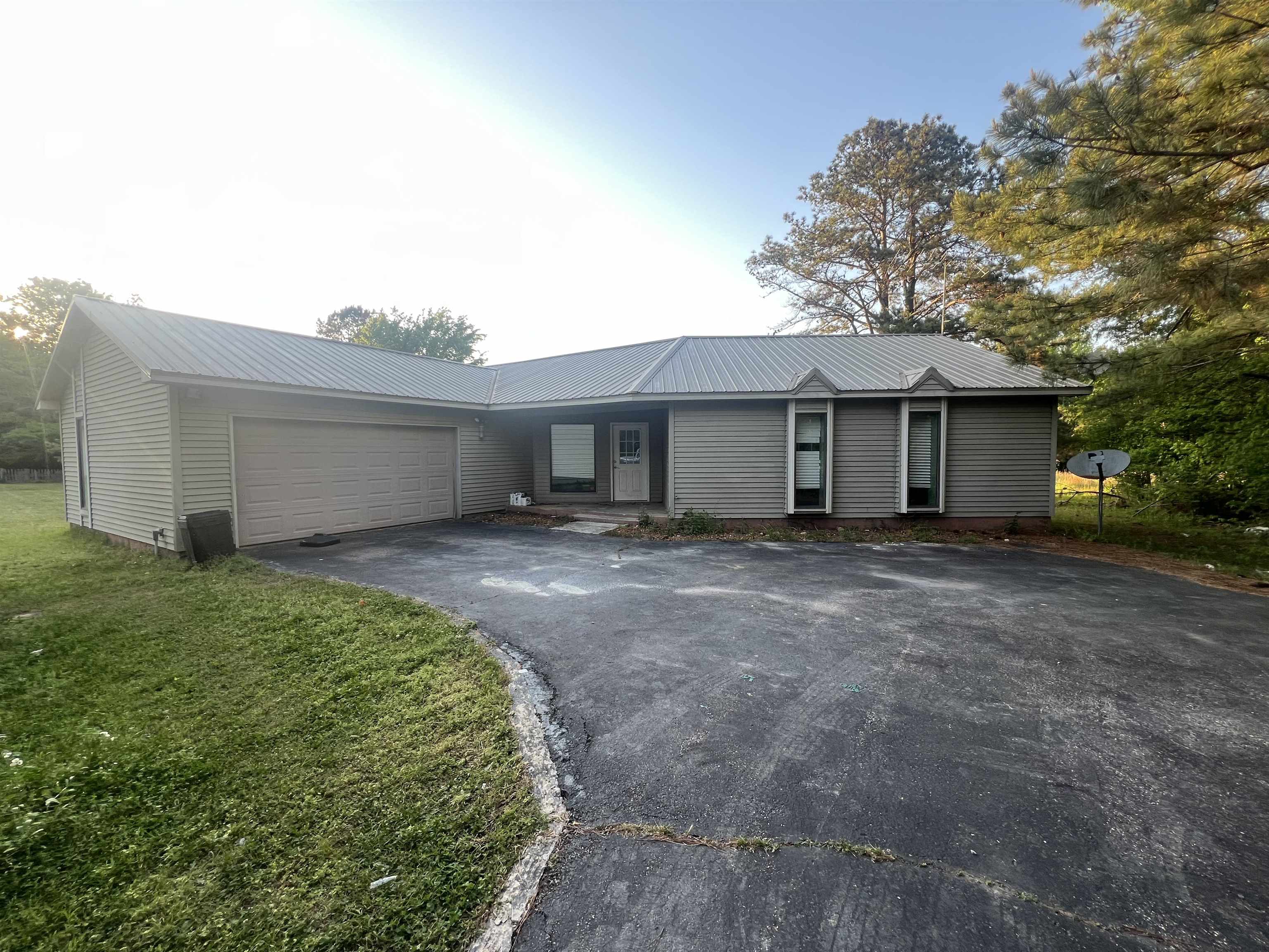 575 Golf Dr Property Photo 1